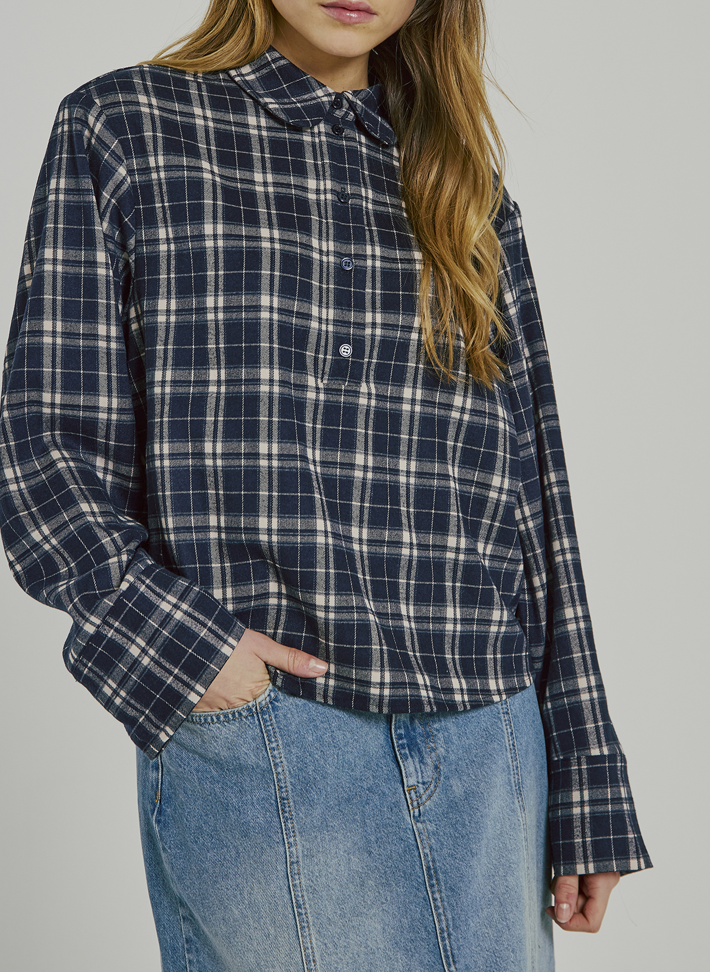 Blouse met klassieke kraag NORR Blauw