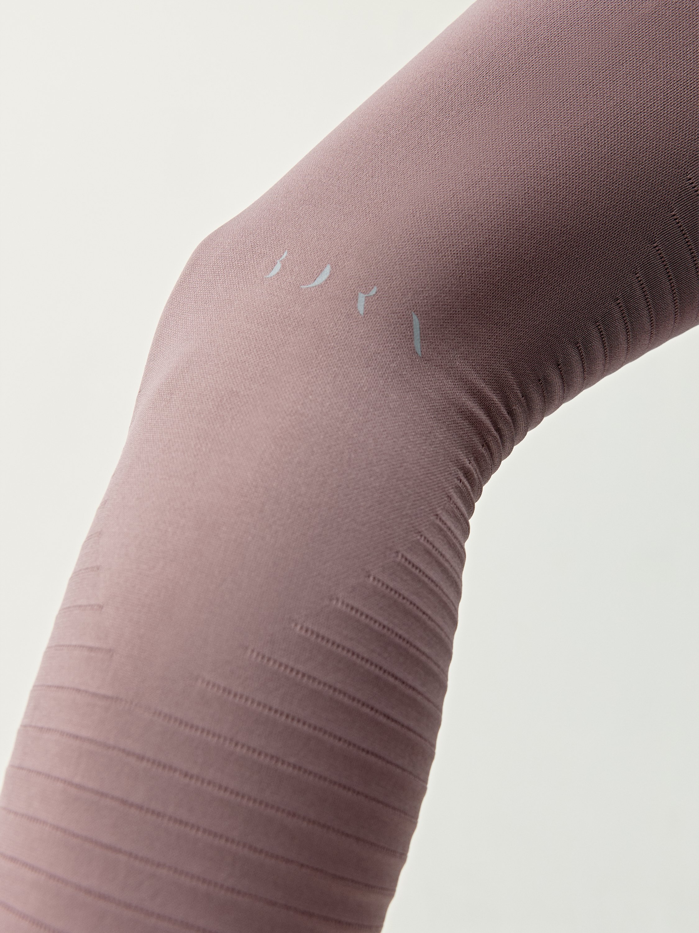 Seamless Long Sports Legging BORN LIVING YOGA Pink