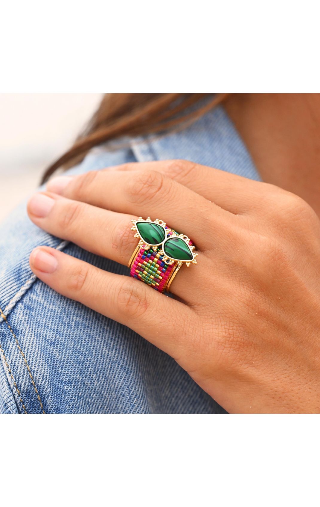 Adjustable ring with central cabochon and woven beads HIPANEMA Green