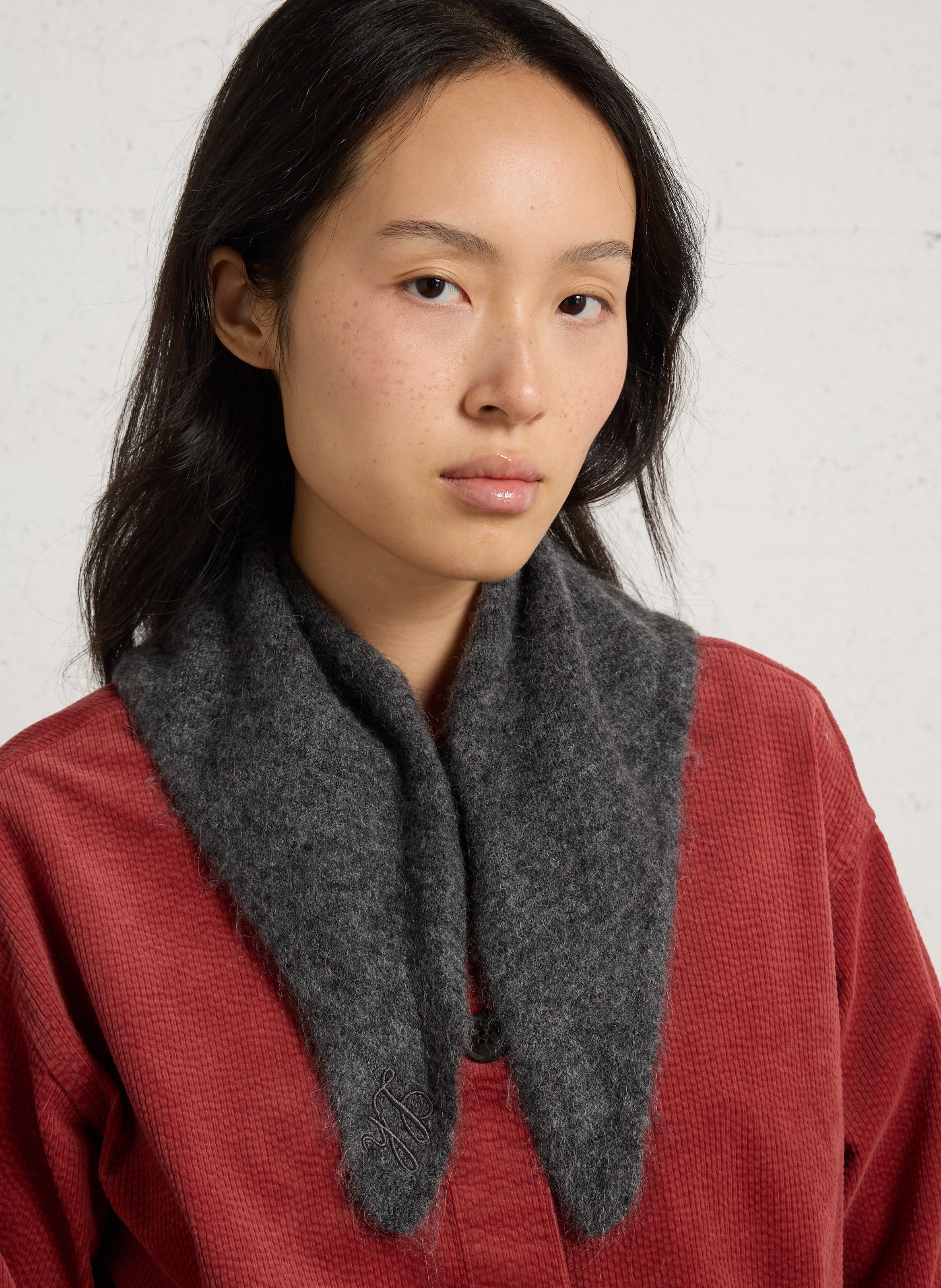 Echarpe triangle en maille LEON & HARPER