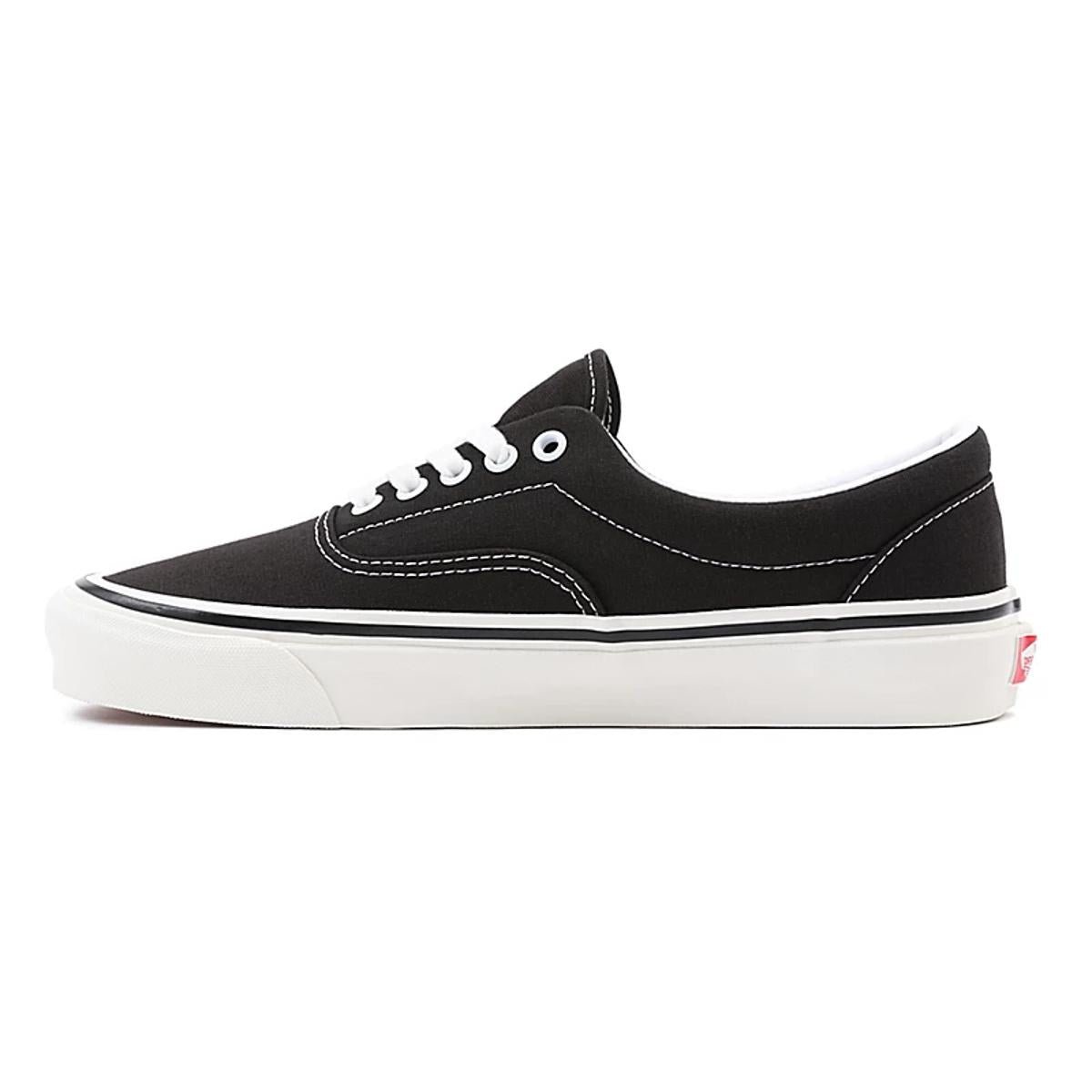 Low-top sneakers VANS Black