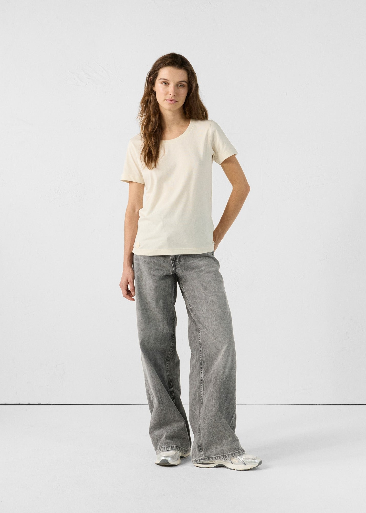 Lucia round neck t-shirt JOTT White