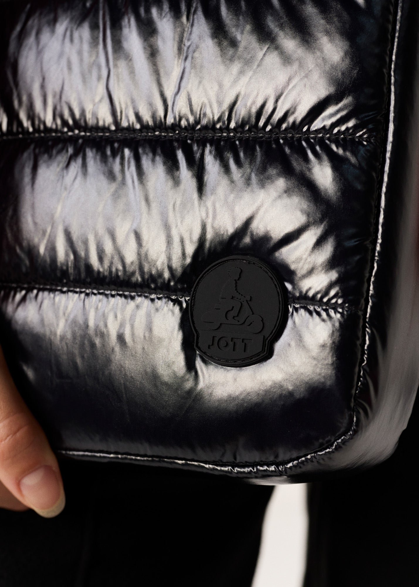 Hateya Lacquered Laptop Bag JOTT Black