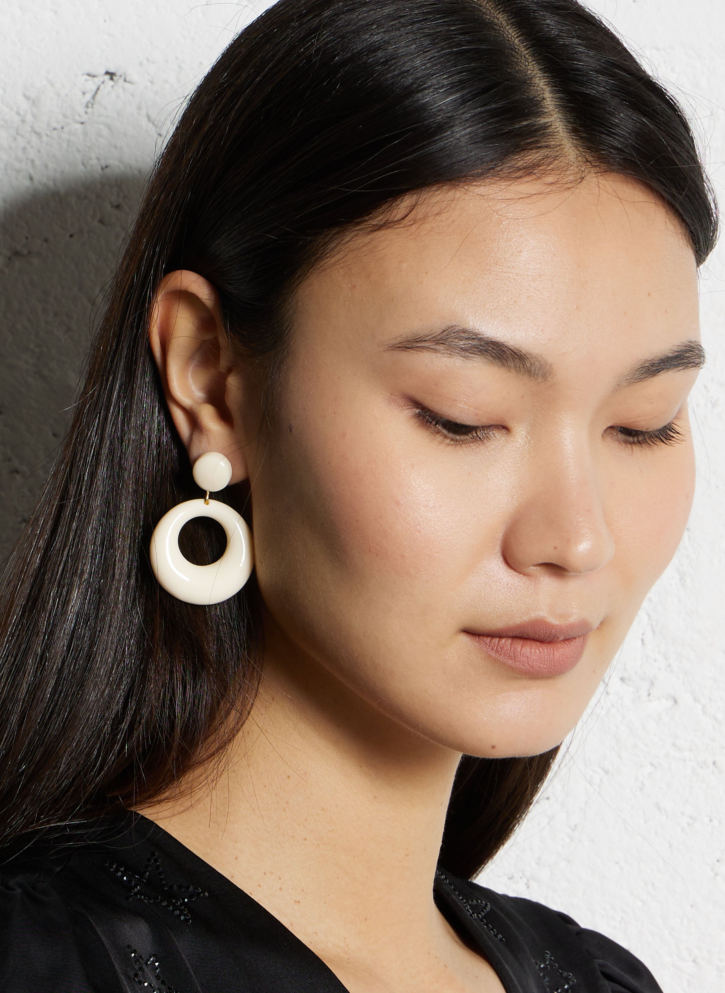 Pendientes redondos FEEKA Beige