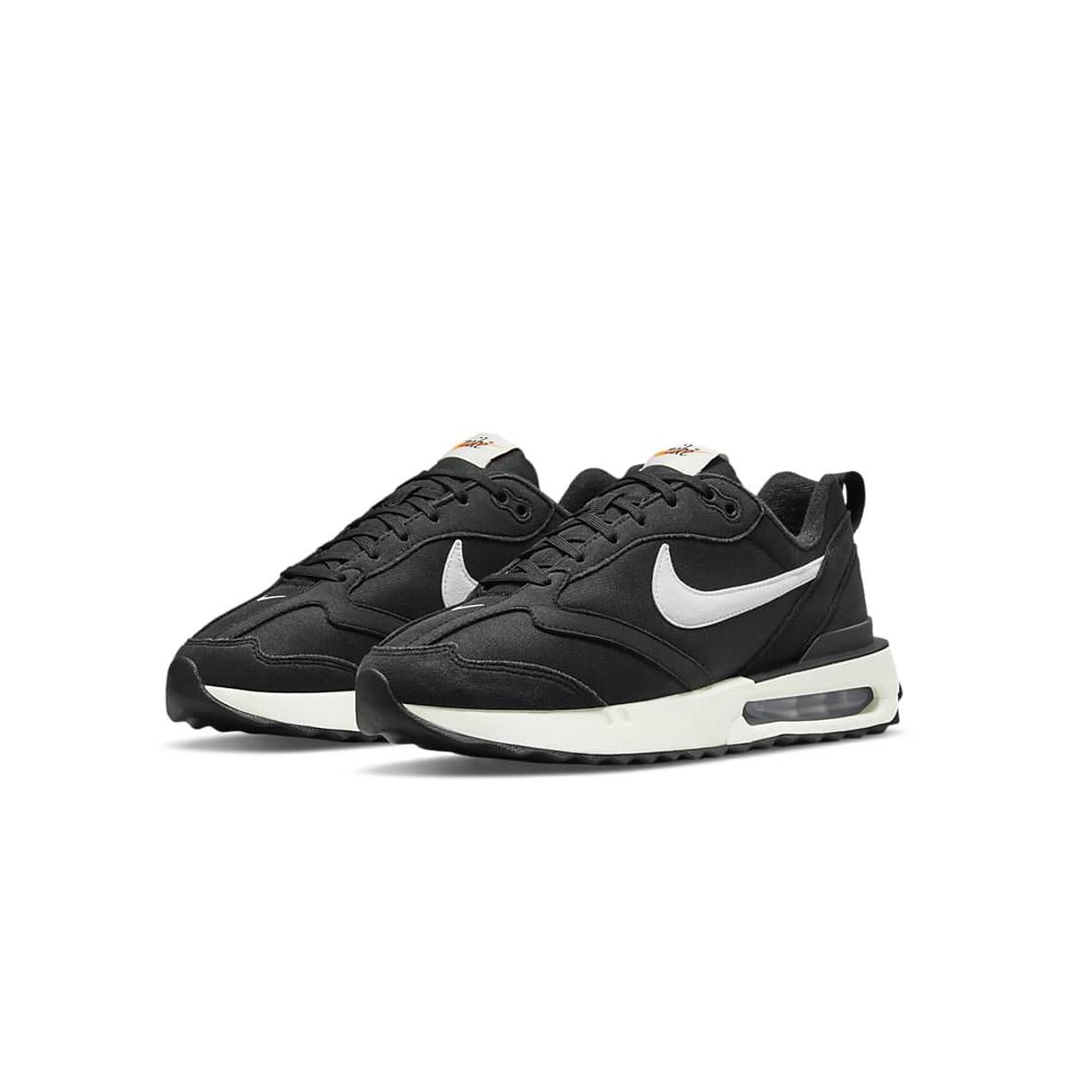 Low-top trainers NIKE Black