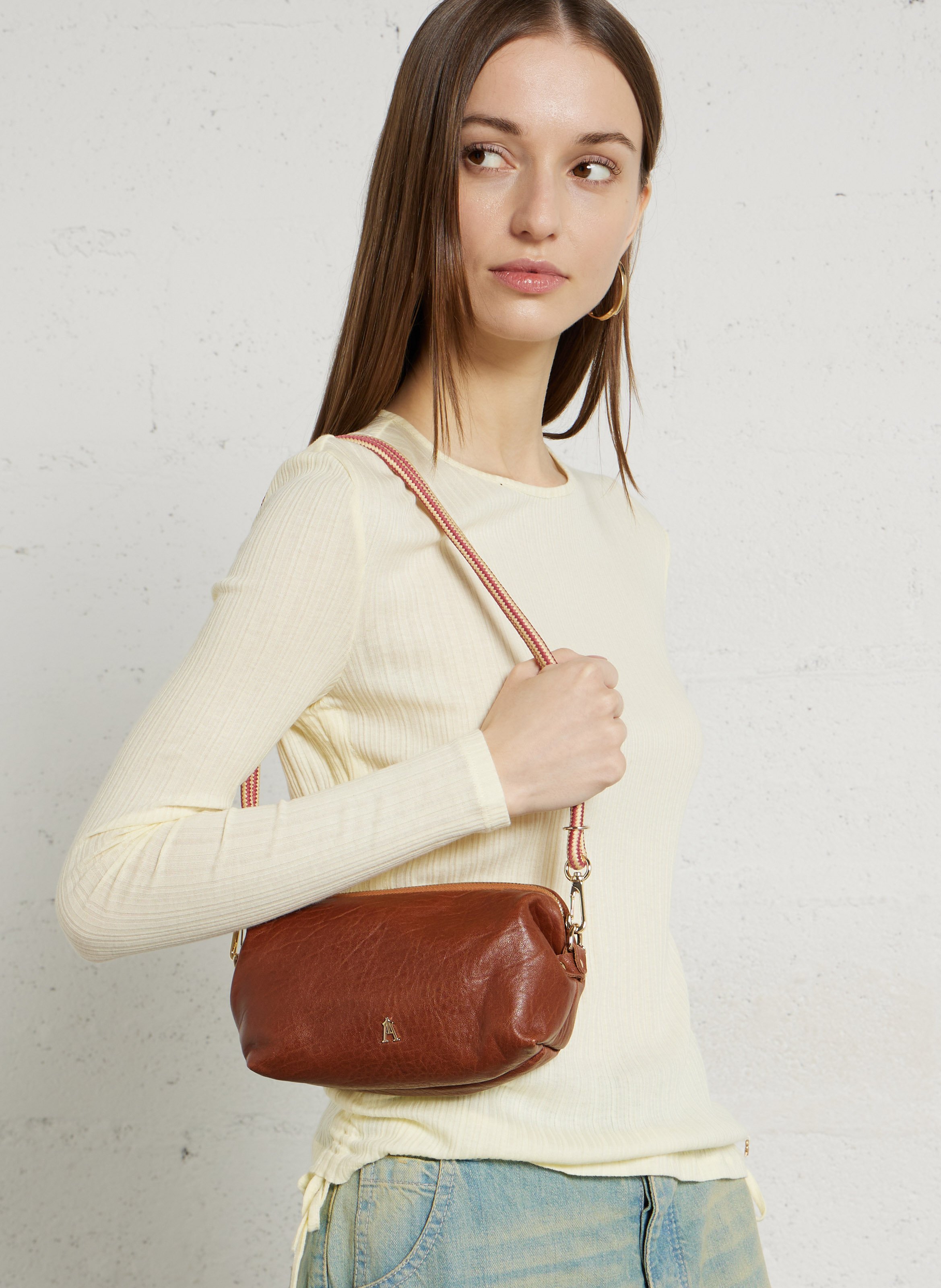 Geschnürte Beuteltasche aus strukturiertem Leder CRAIE STUDIO Braun