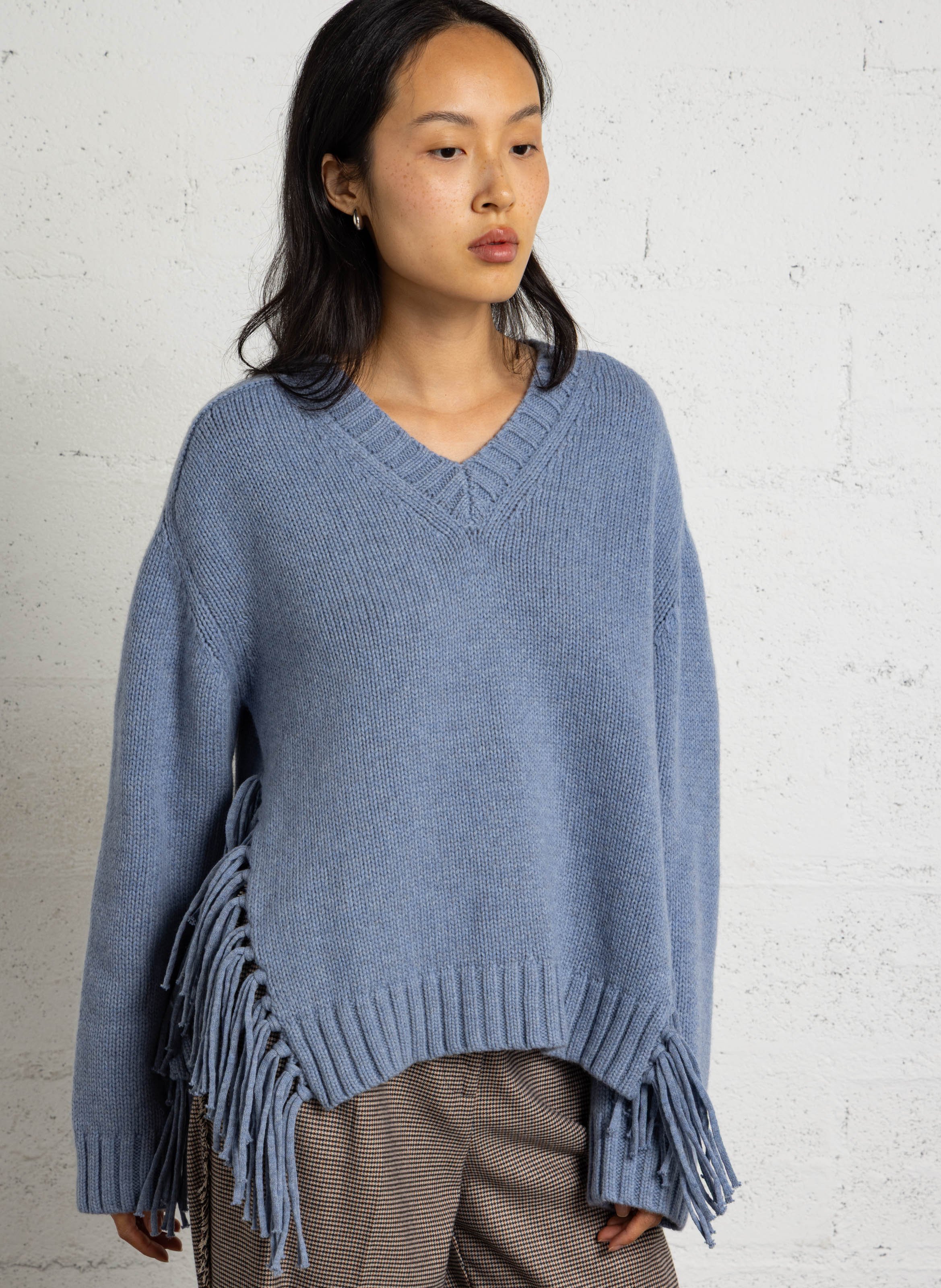 Gerade geschnittener Wollpullover mit V-Ausschnitt BERENICE