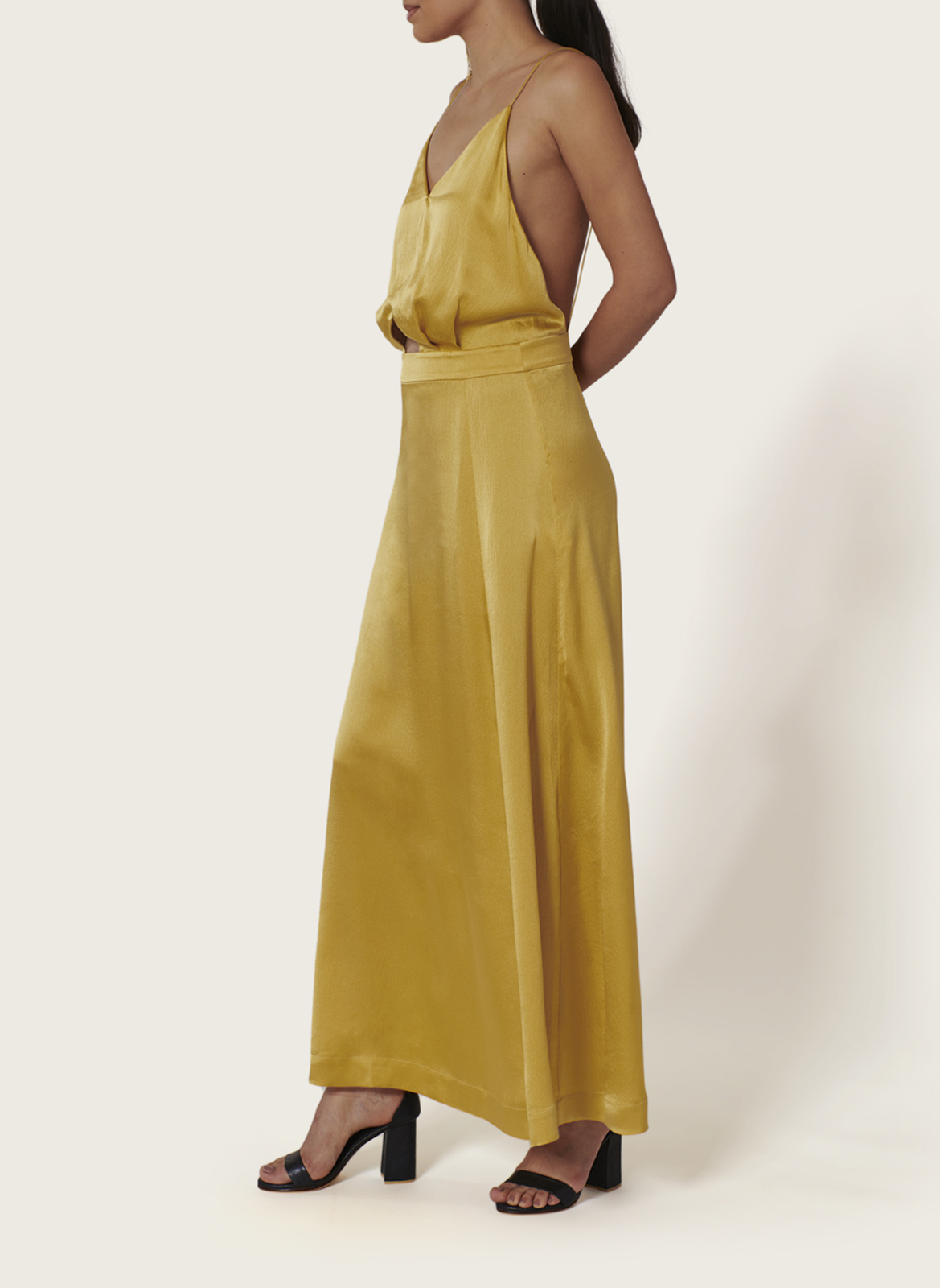 Lange, zijden jurk met V-decolleté KARMA KOMA Geel