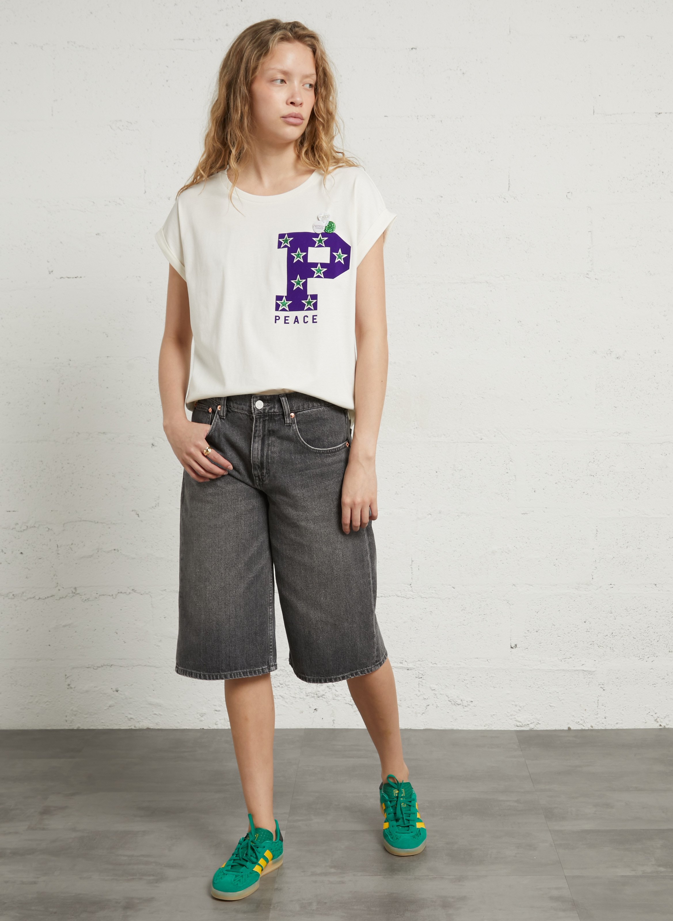 Bedrucktes T-Shirt mit geradem Schnitt und Anstecknadel NEWTONE Weiss