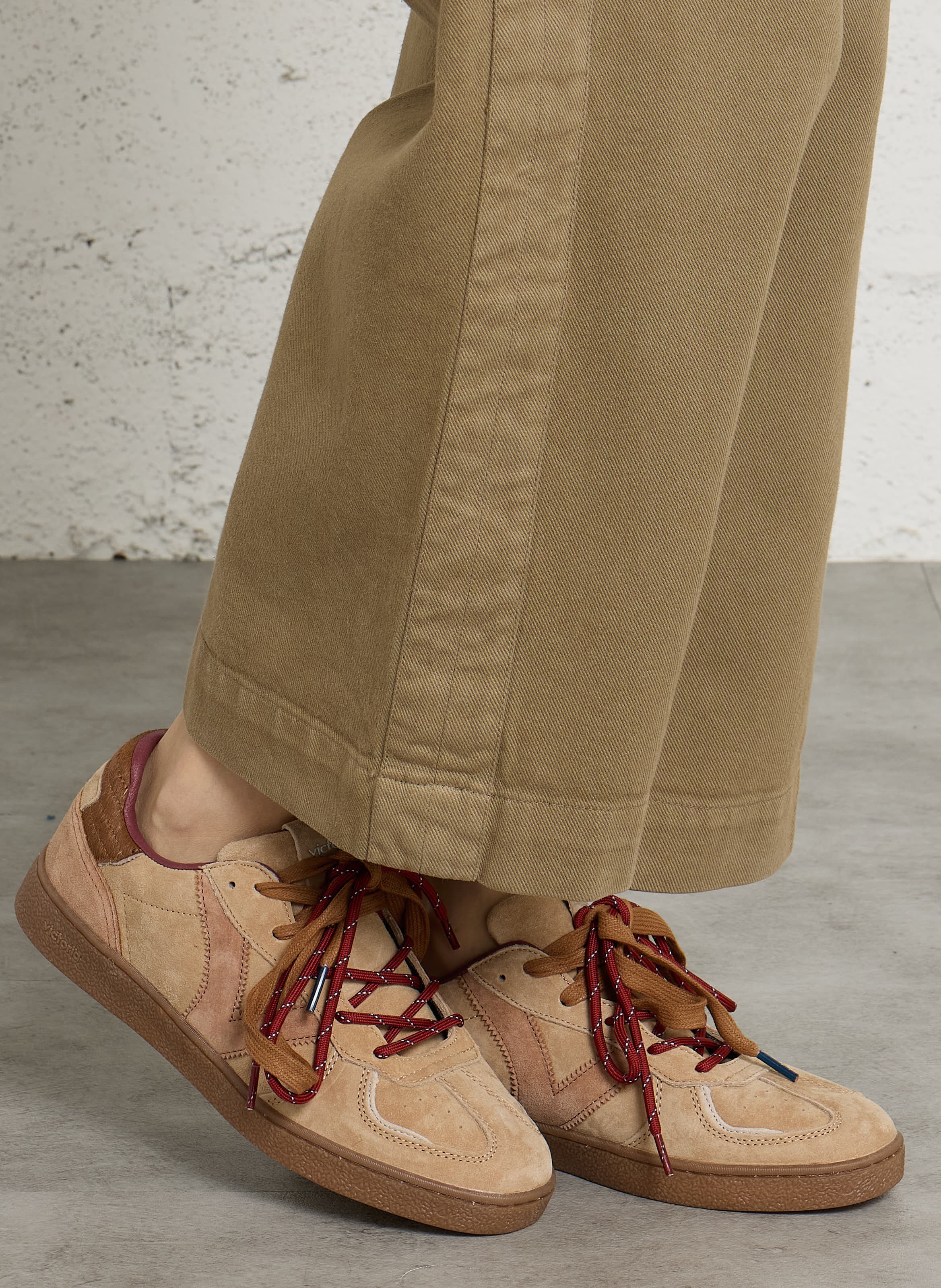 Baskets basses en cuir VICTORIA Beige