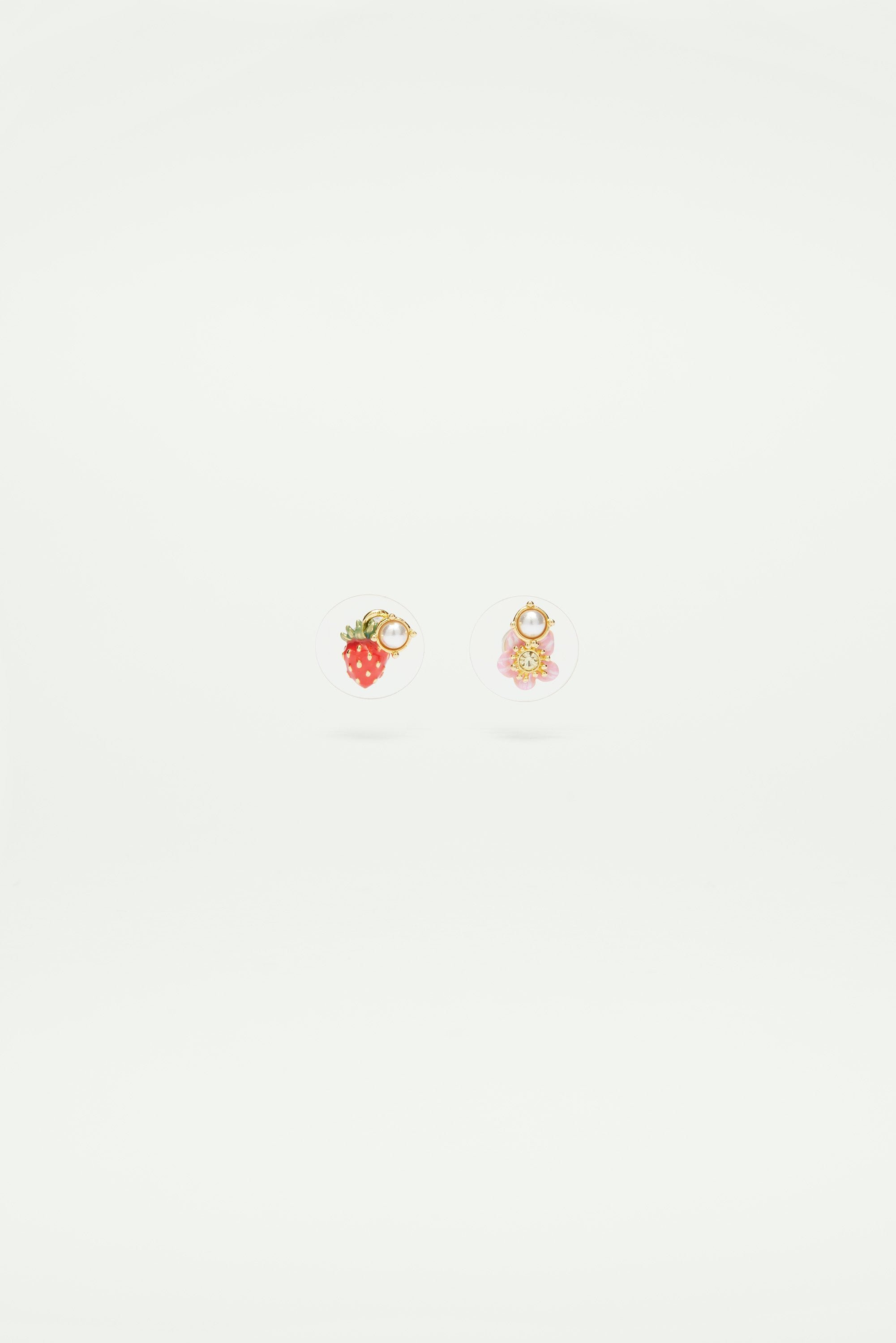 Boucles d'oreilles tiges asymétriques fraises des bois et fleurs LES NEREIDES Multicolore