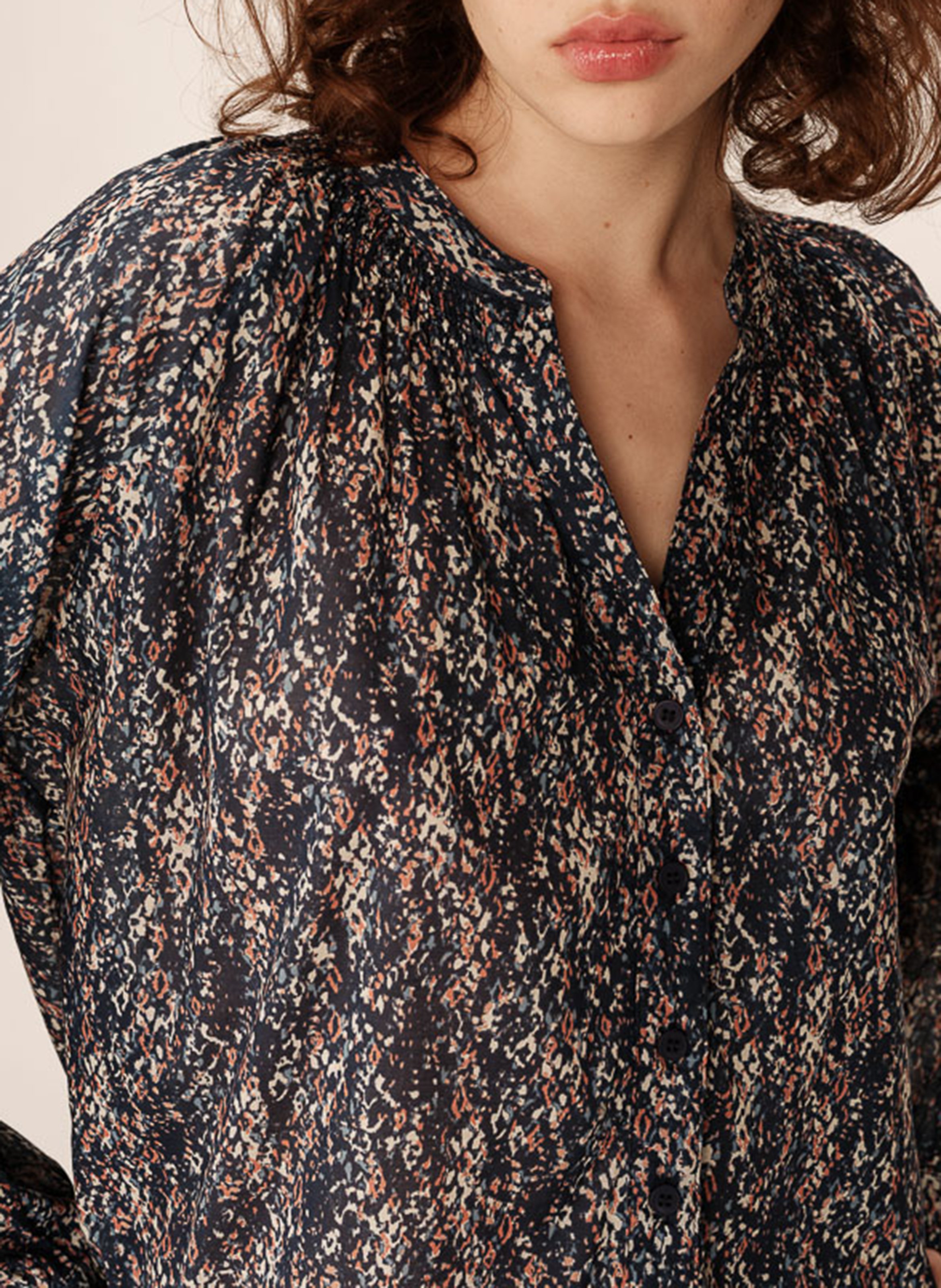 V-neck buttoned patterned blouse Blue