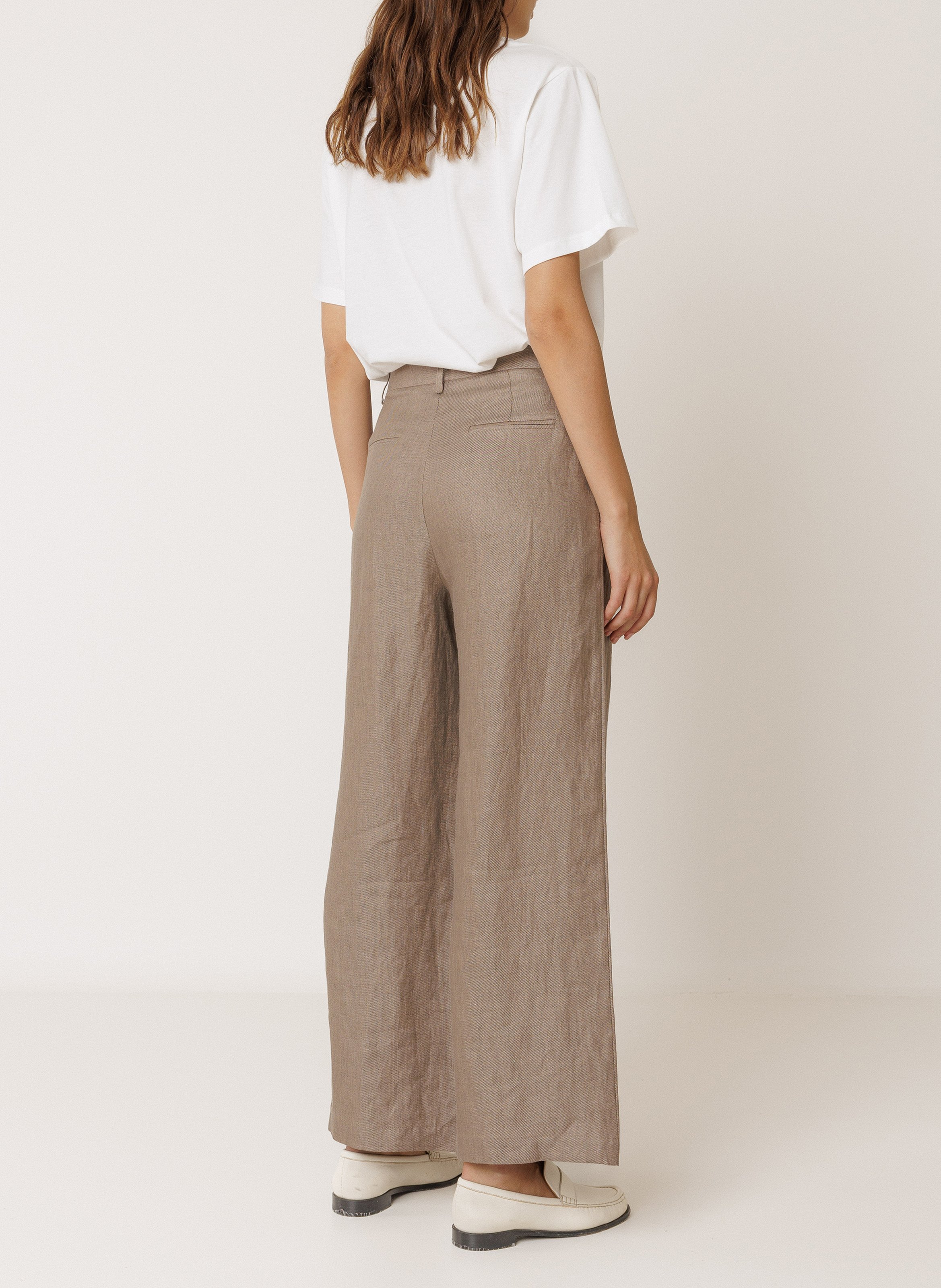 Hoch geschnittene Leinenhose mit Bundfalten INDI & COLD Grau