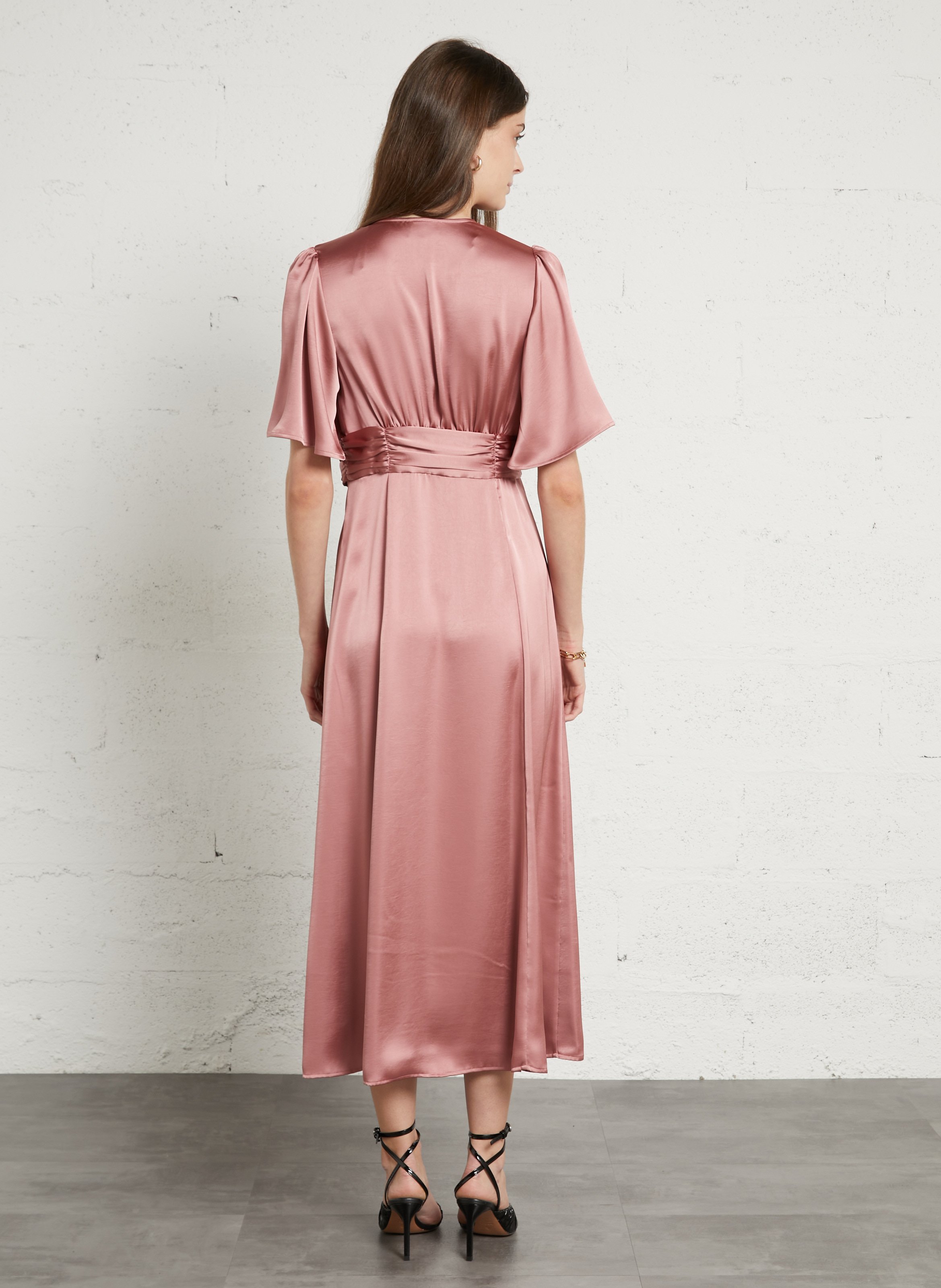 Midi jurk met satijnen afwerking en V-hals MAISON 123 Roze