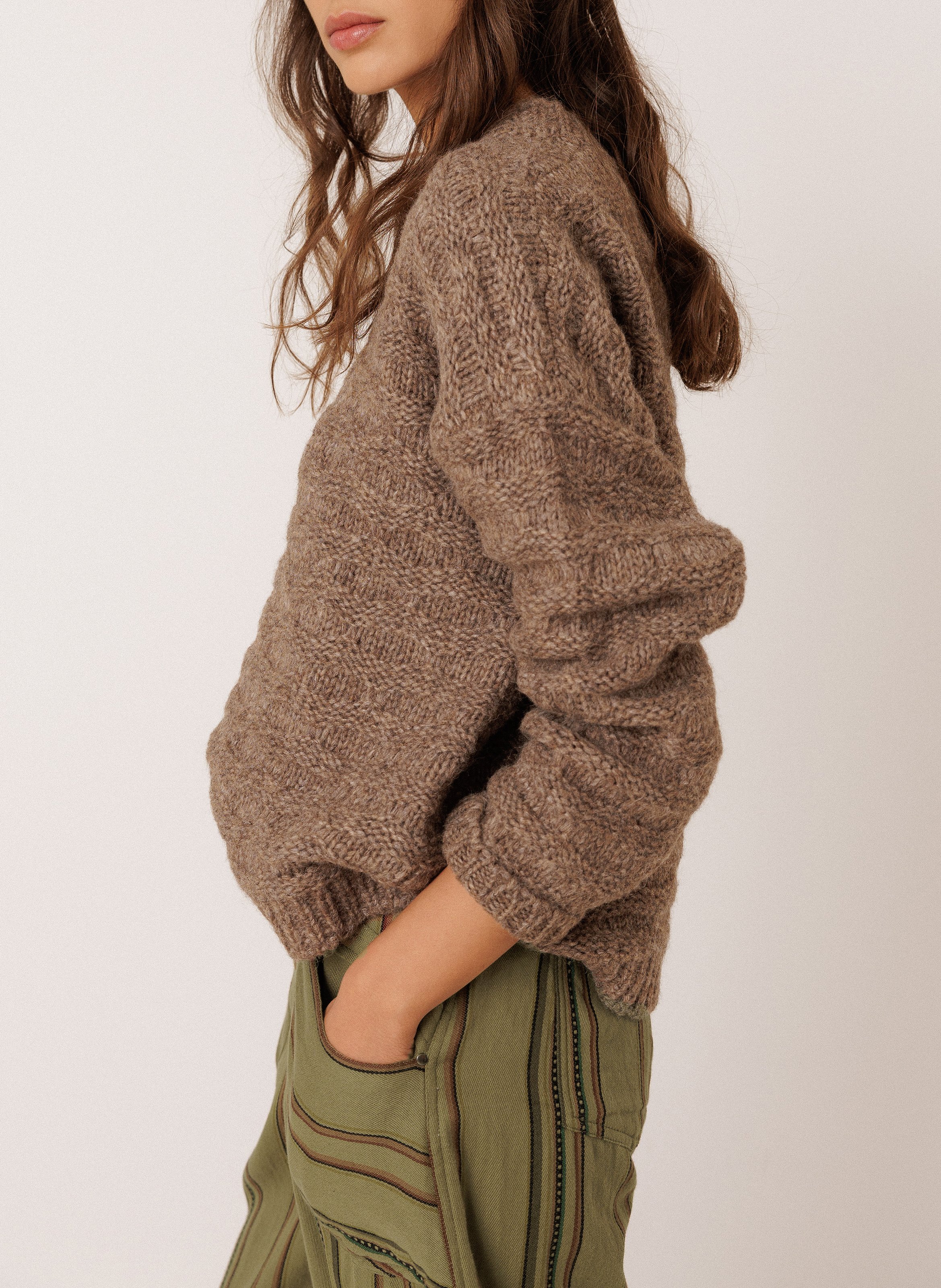 Trui met ronde hals | wolblend INDI & COLD Bruin