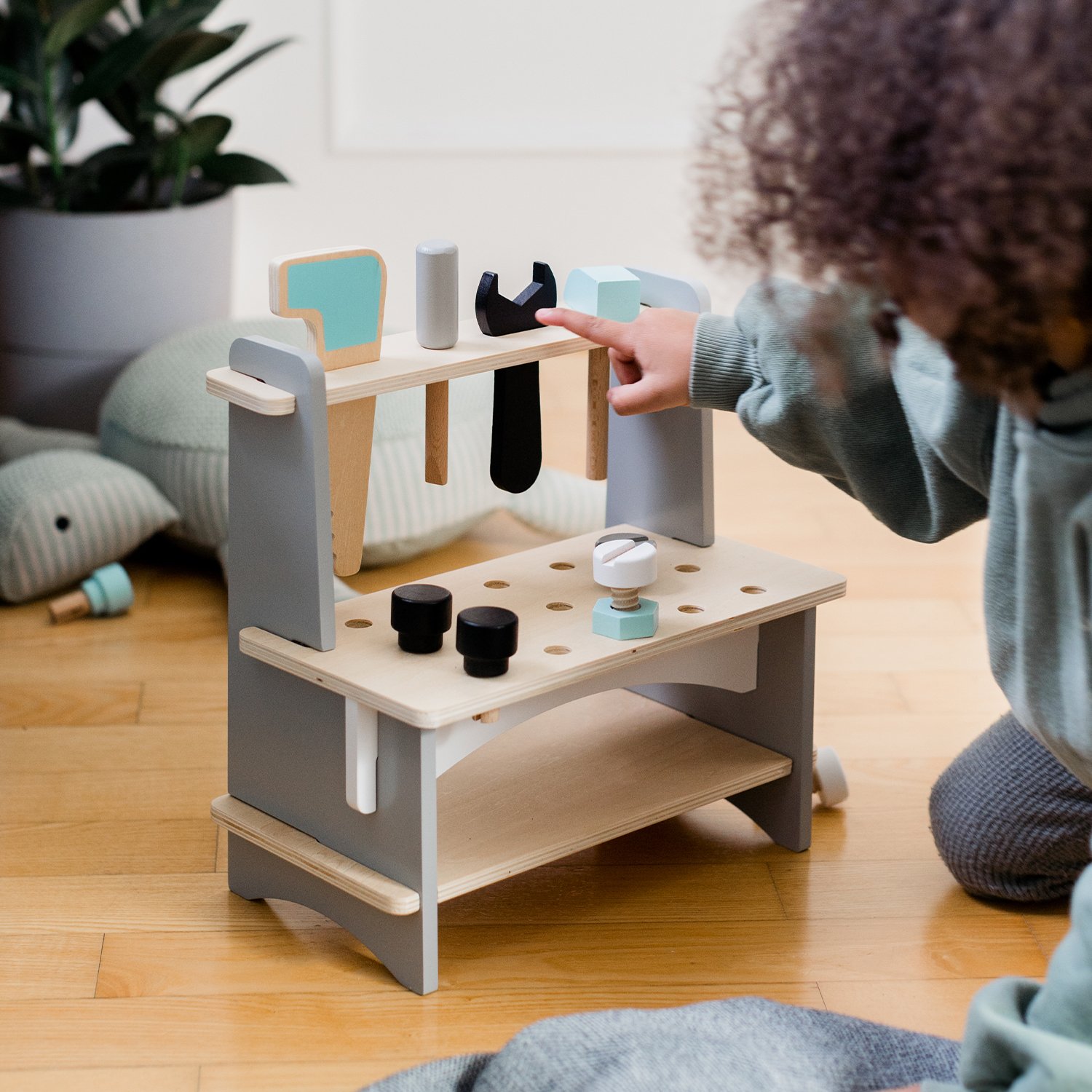 Wooden DIY workbench with tools KINDSGUT Blue