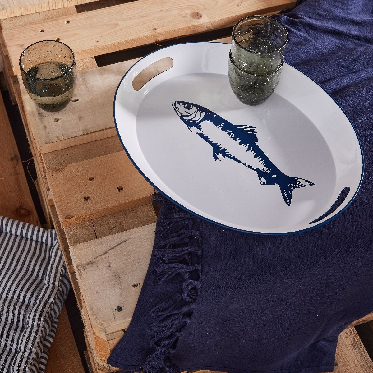 Fish pattern metal plateau FACTORY White