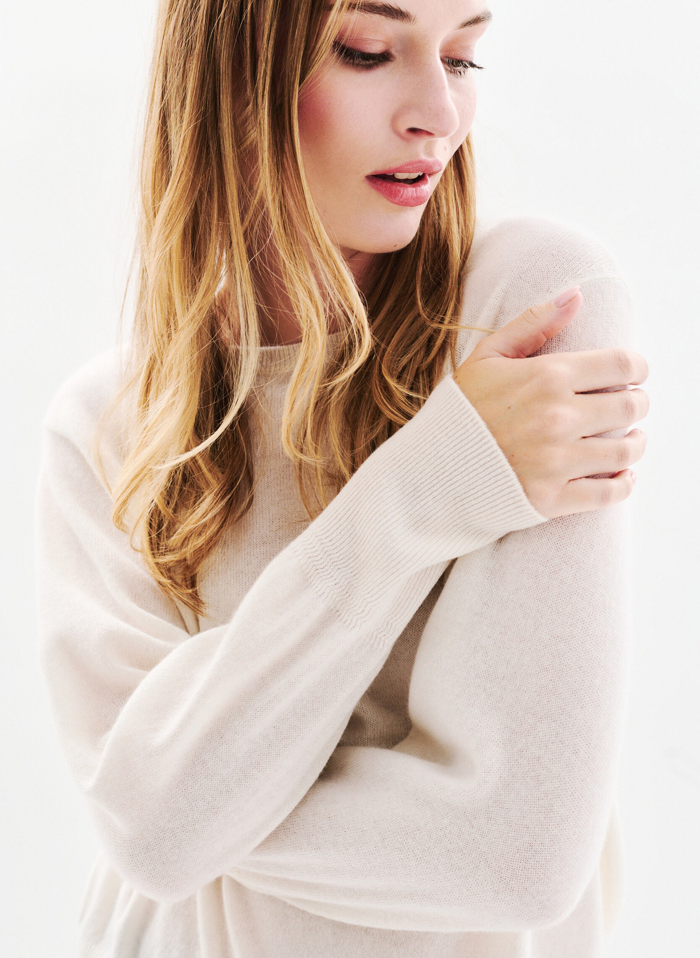 Pull droit col rond en cachemire CAROLL Beige