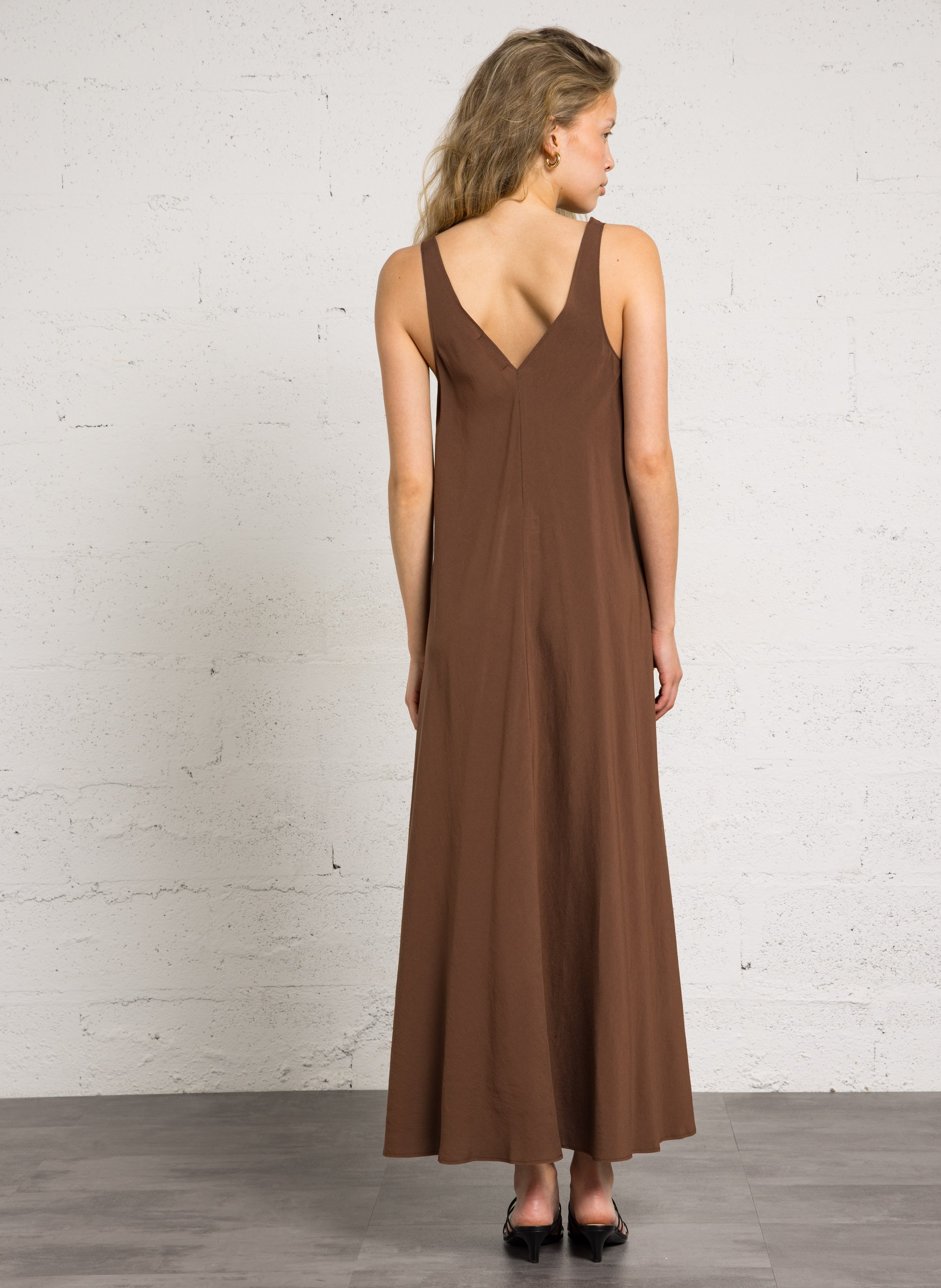 Solid straight V-neck midi dress MASSCOB Brown