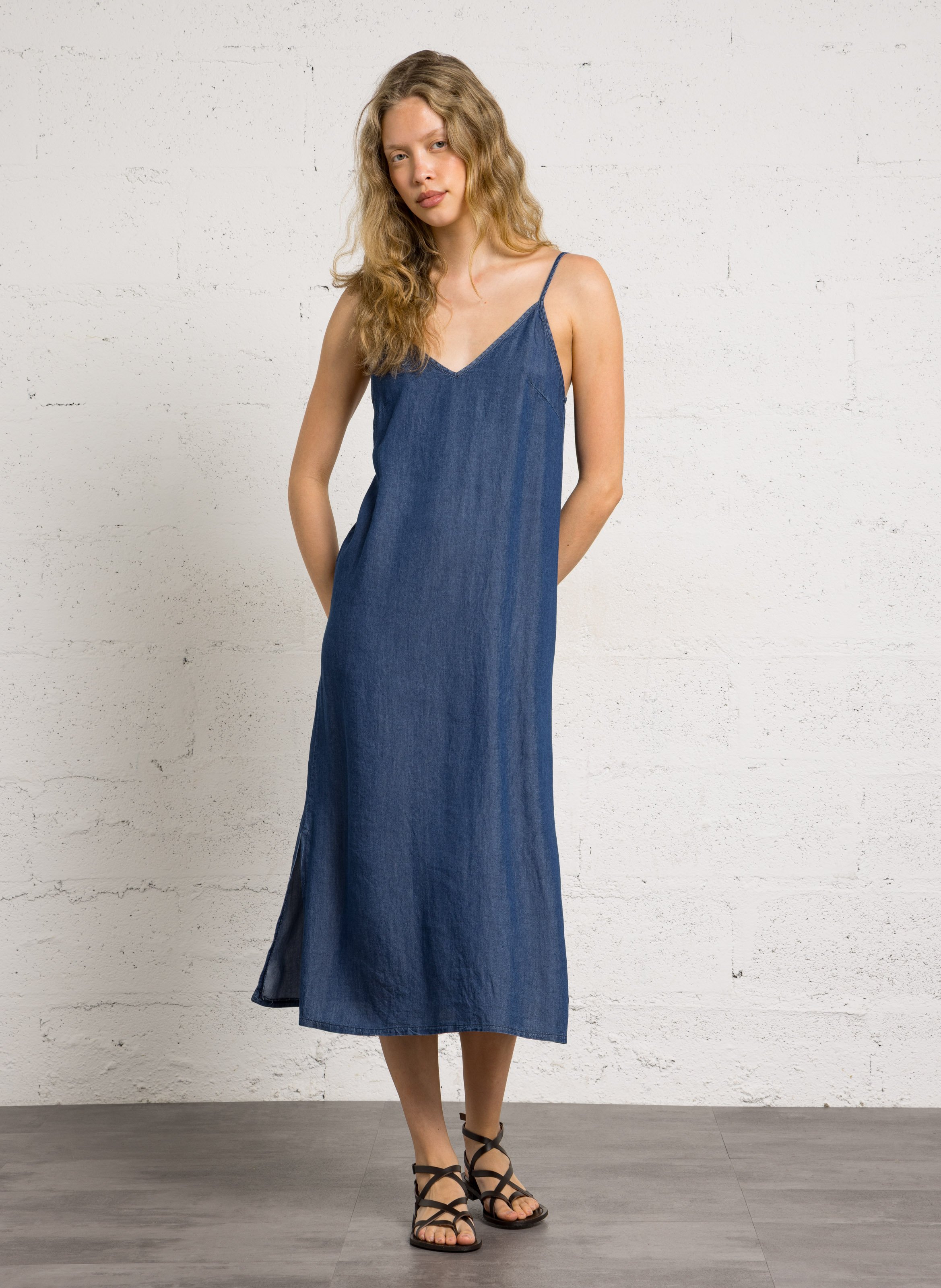 Robe longue droite col V PLEASE Bleu