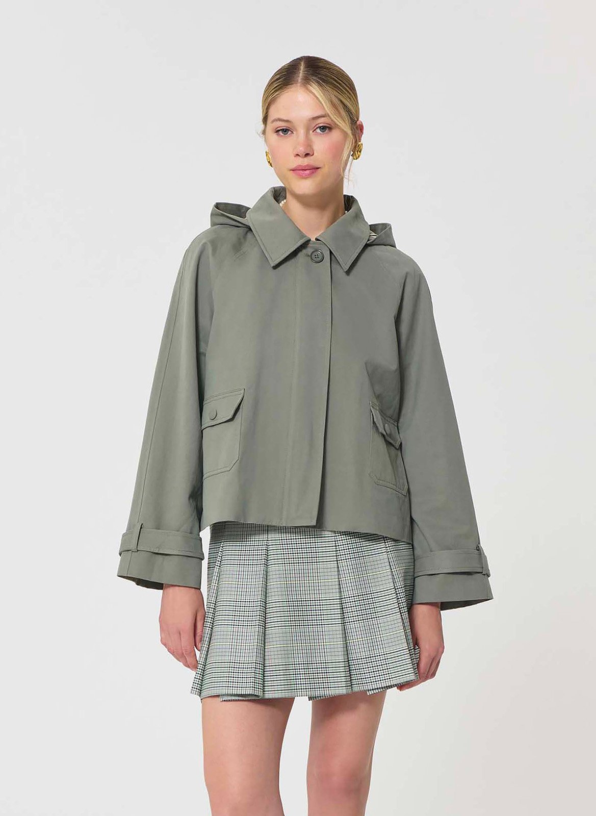 Short oversized plain buttoned trench coat TARA JARMON Green