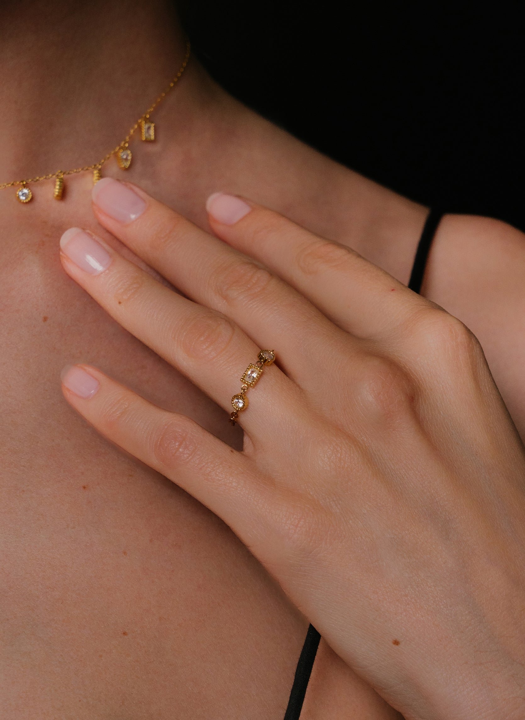 Starry Chain Isana Ring Golden