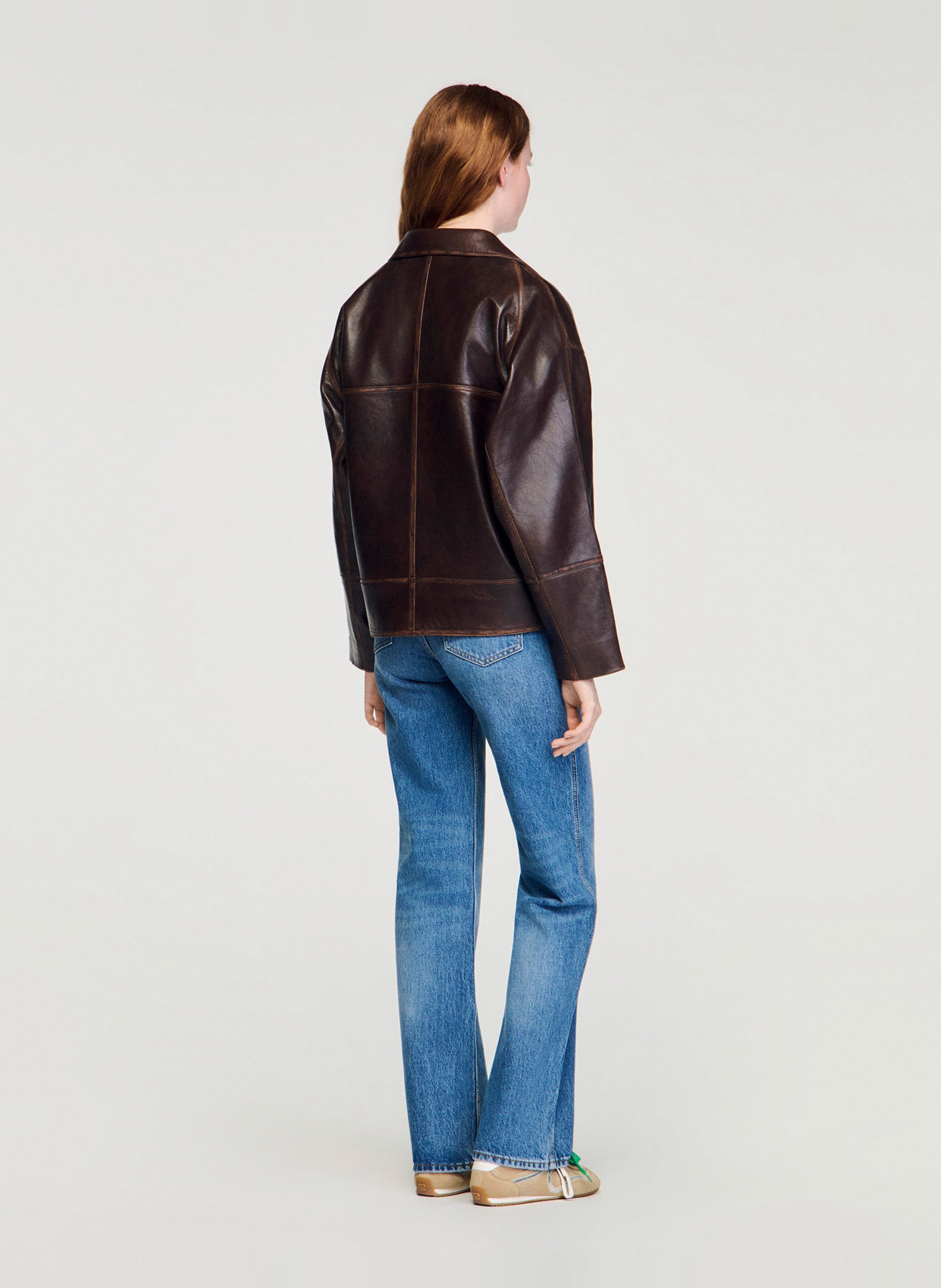 Kort, leren jasje met klassieke kraag SANDRO Bruin