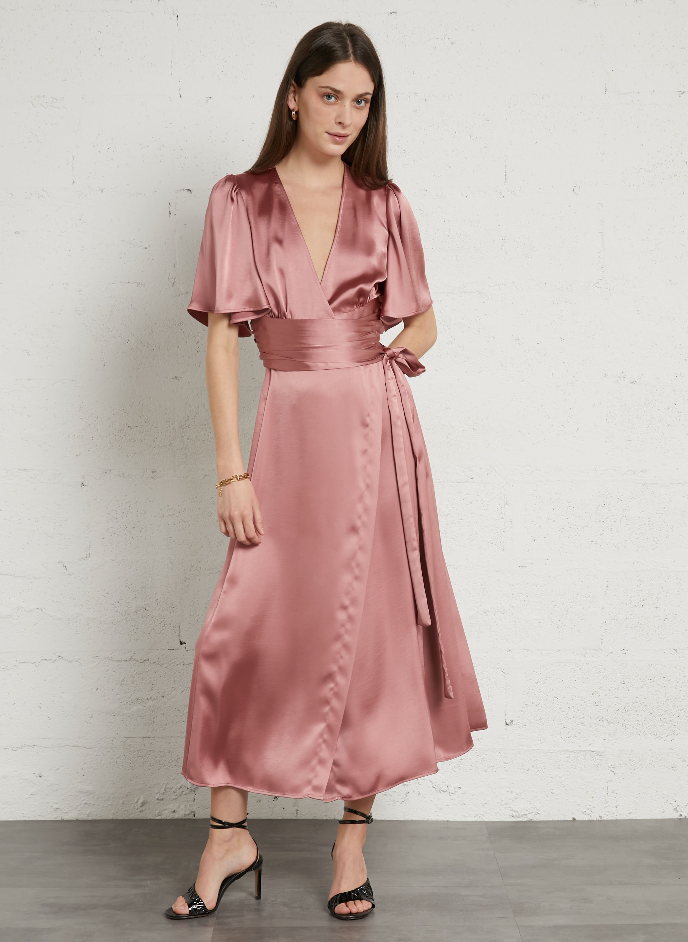 Midi jurk met satijnen afwerking en V-hals MAISON 123 Roze