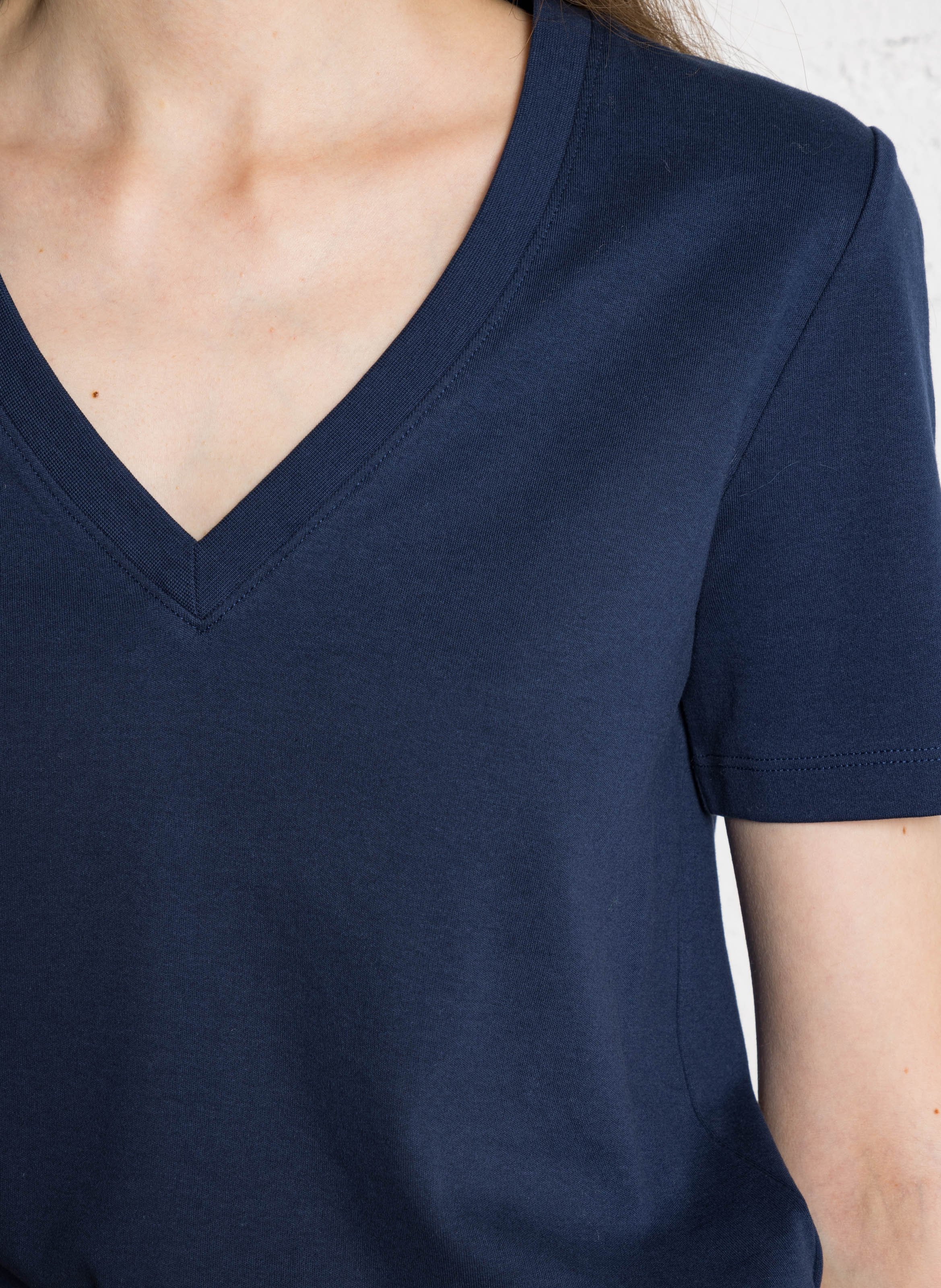 Gerade geschnittenes Baumwoll-T-Shirt mit V-Ausschnitt MAISON 123 Violett