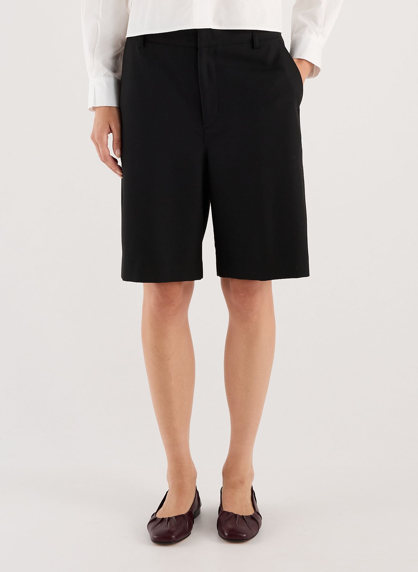 Straight high-waisted plain Bermuda shorts SAISON 1865 Black