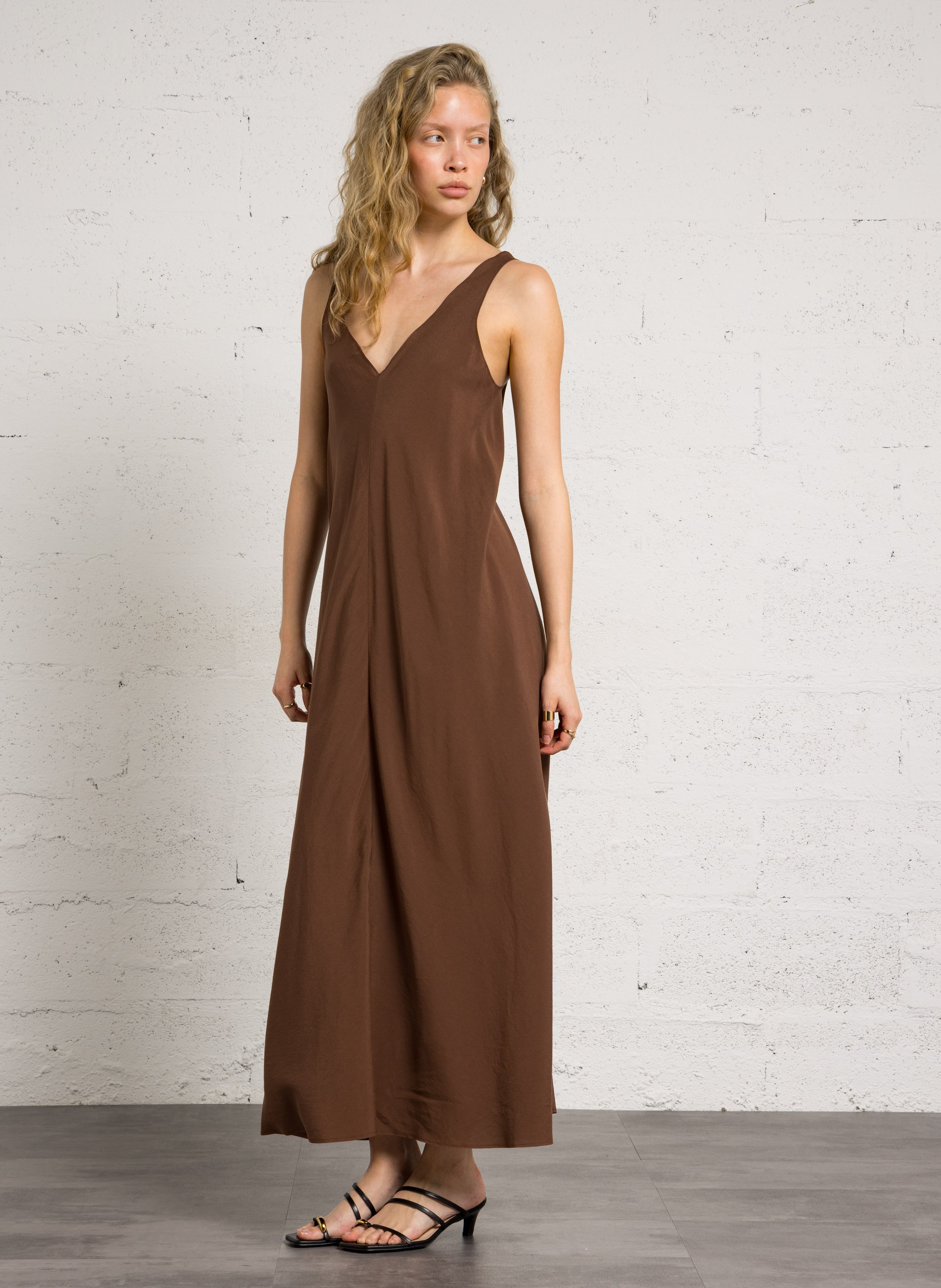Solid straight V-neck midi dress MASSCOB Brown
