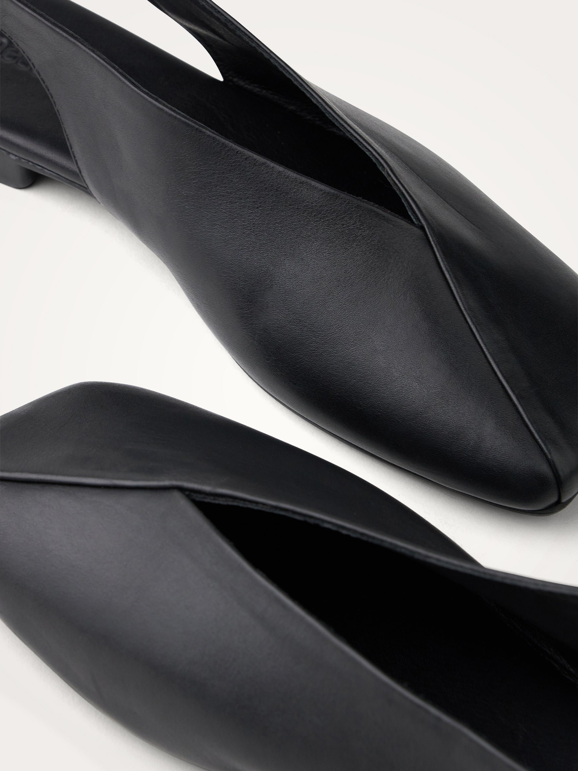 Square-toe slingback ballet flats VANESSA WU Black