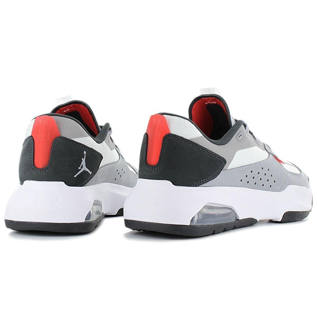 Low-top trainers NIKE Grey