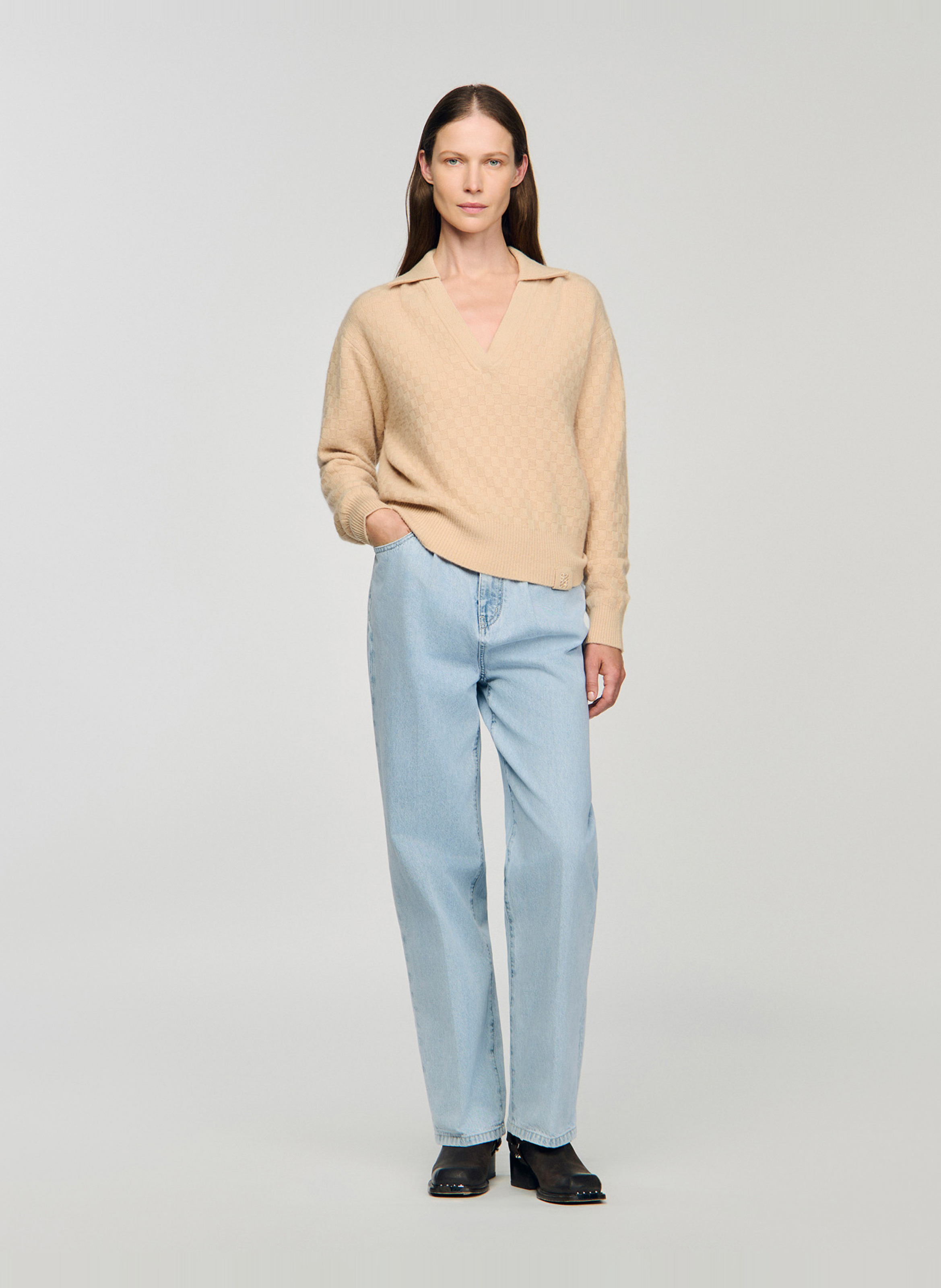 Pull col v en laine et en cachemire mélangés SANDRO Beige