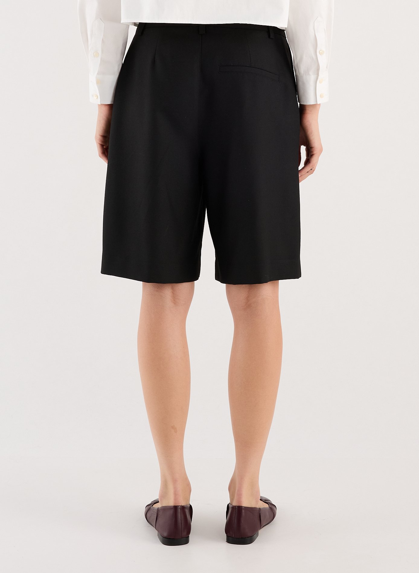 Straight high-waisted plain Bermuda shorts SAISON 1865 Black