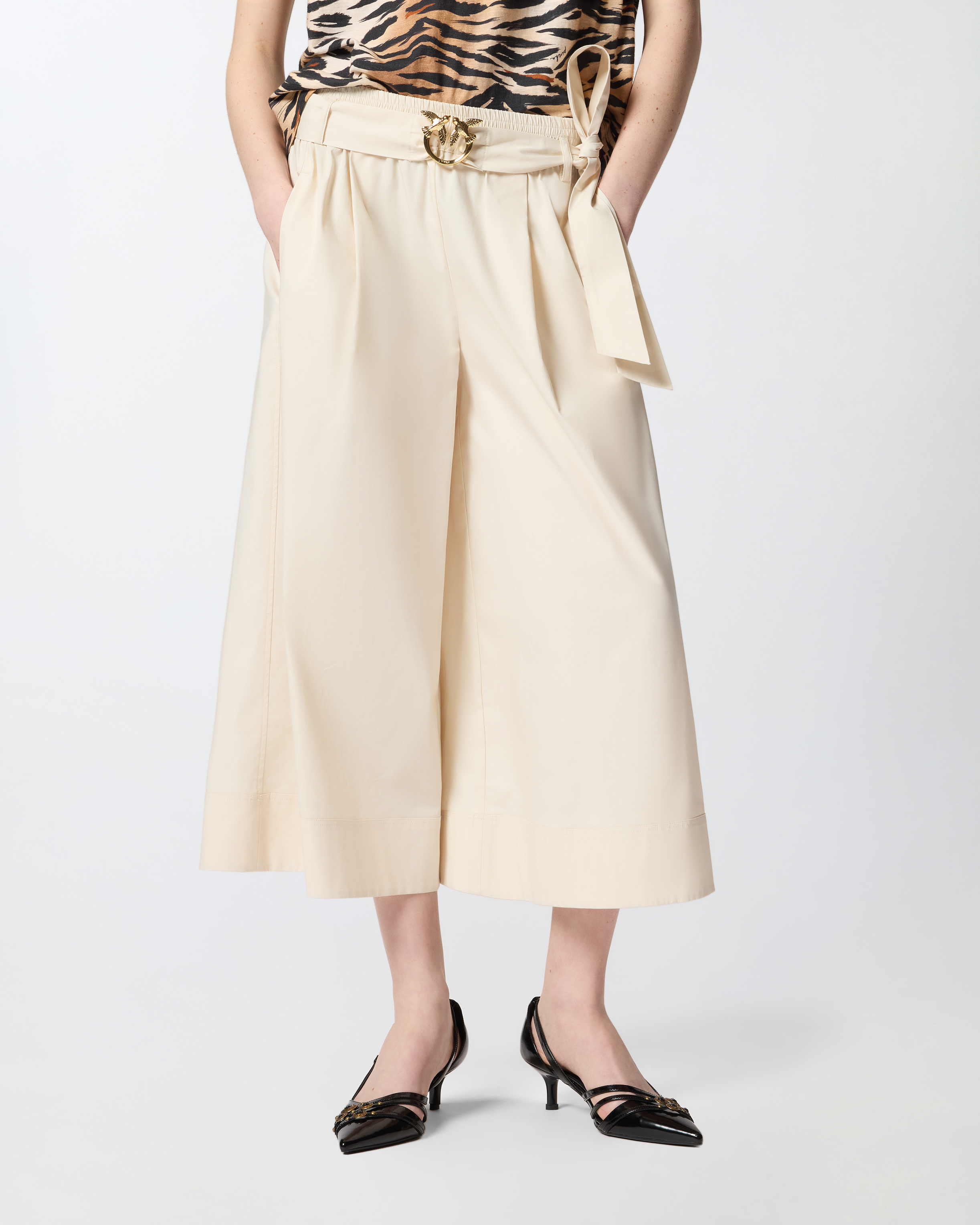 Long Bermuda shorts with love birds buckle. PINKO Beige