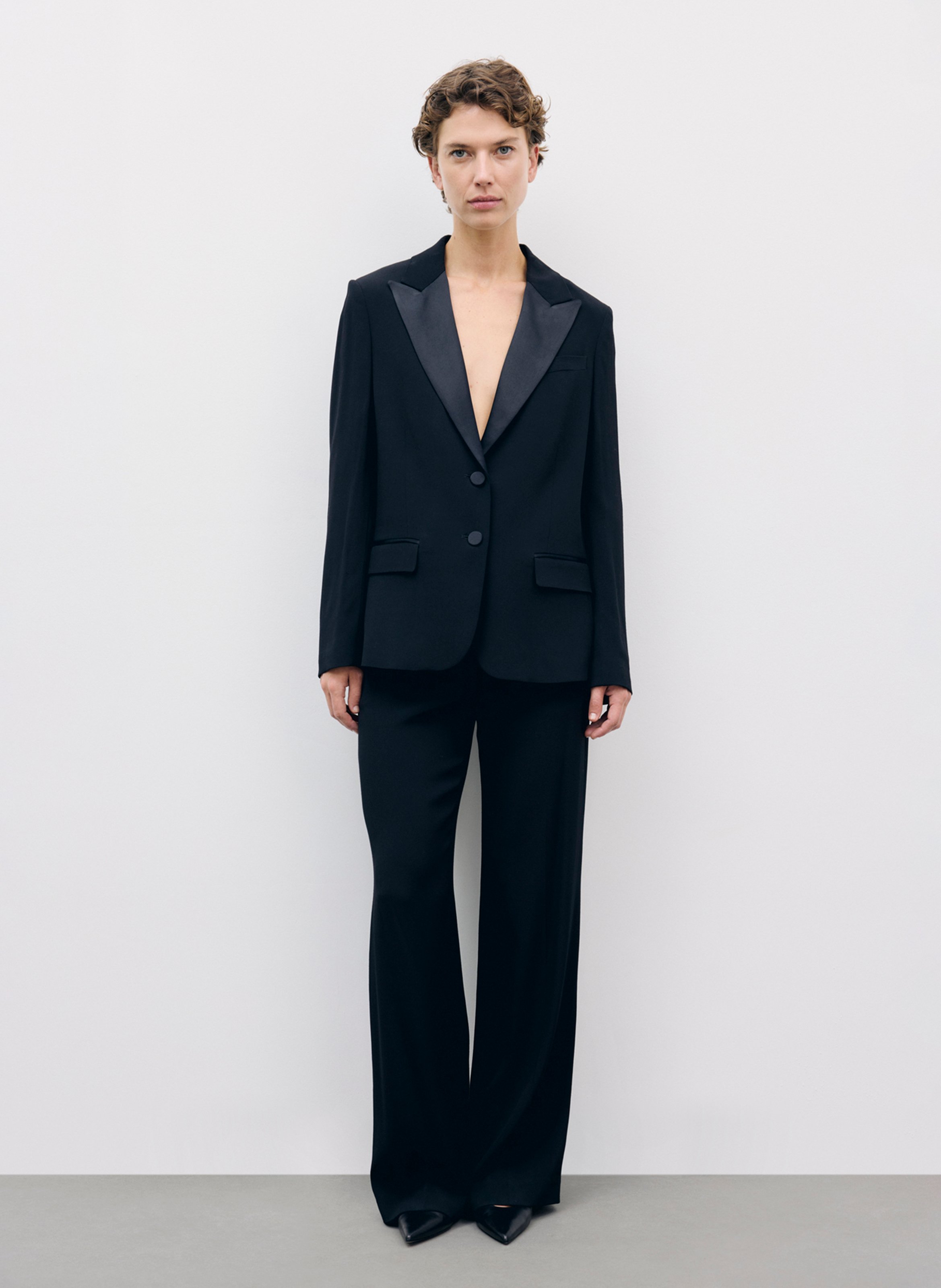 Einfarbiger, gerader Smoking-Blazer mit Reverskragen GERARD DAREL Schwarz