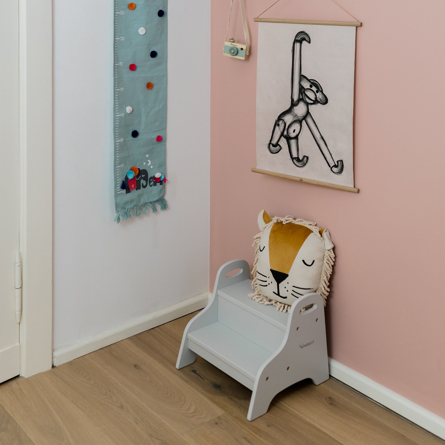 Kids' wooden step stool KINDSGUT White