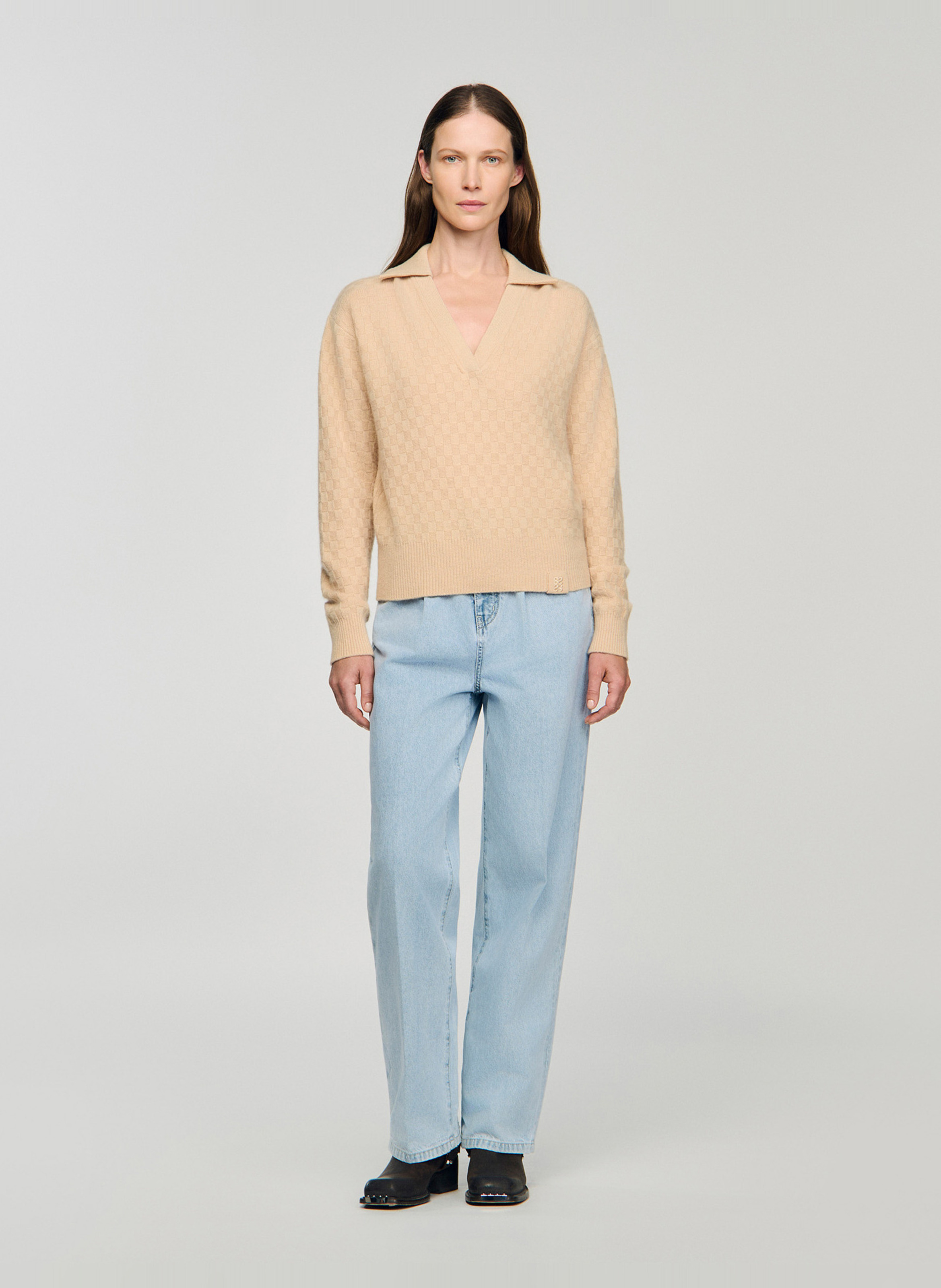 Pull col v en laine et en cachemire mélangés SANDRO Beige