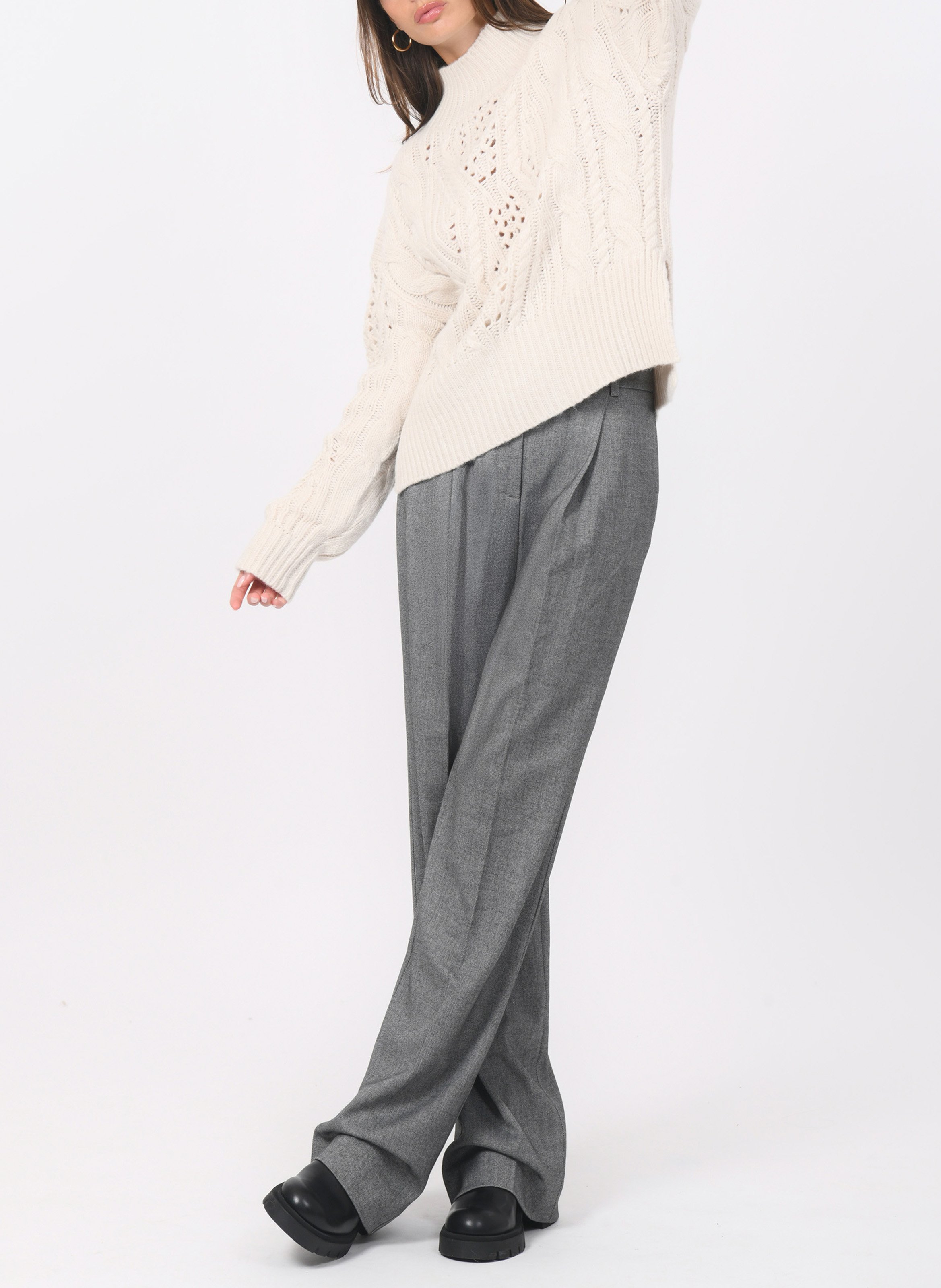 Oversize Strickpullover mit Stehkragen und Zopfmuster KOOKAI Weiss