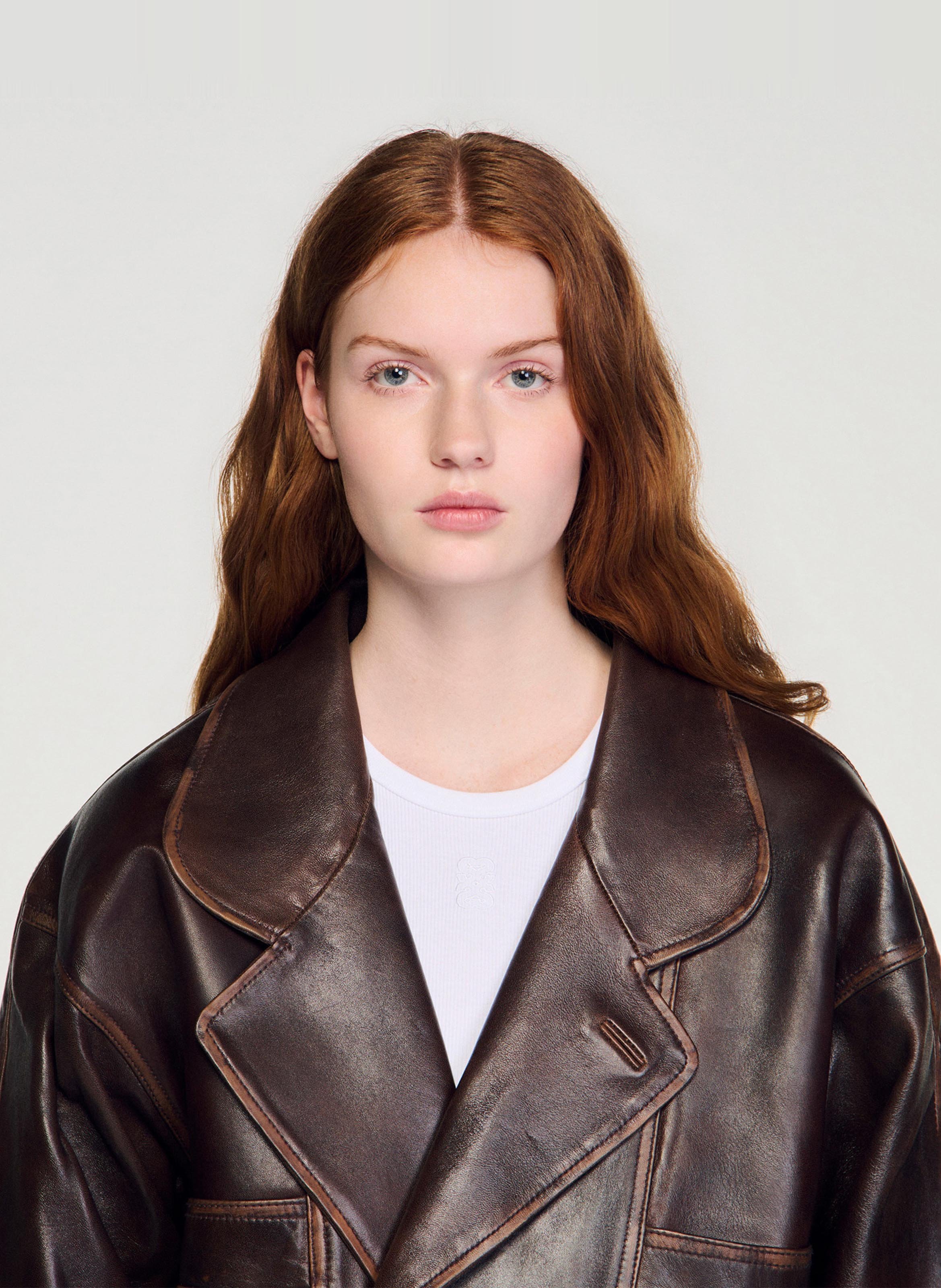 Kort, leren jasje met klassieke kraag SANDRO Bruin