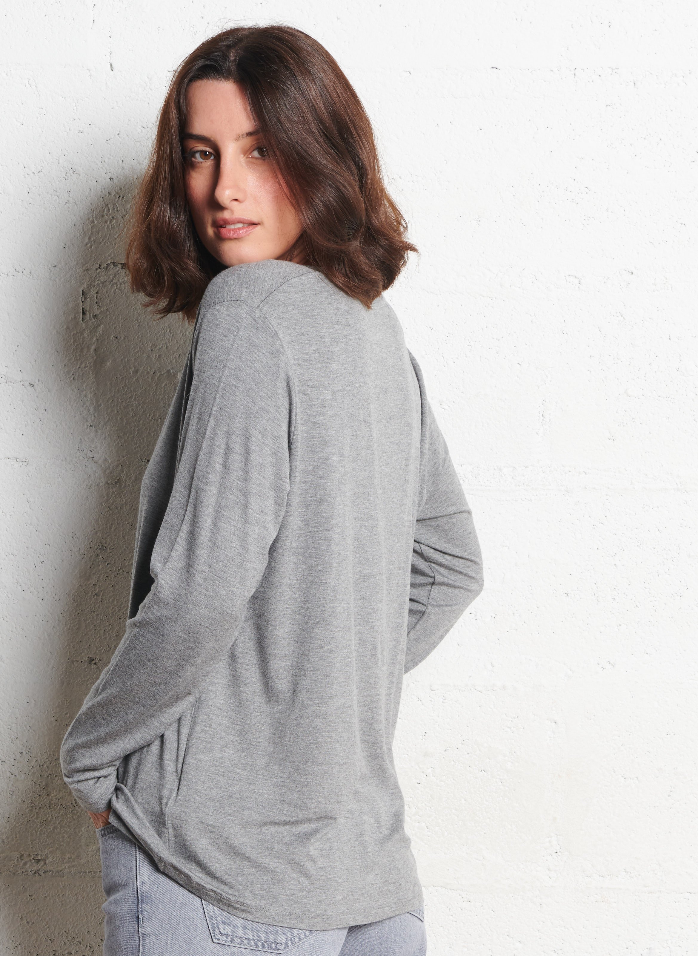 Tee-shirt droit col V MAJESTIC FILATURES Gris