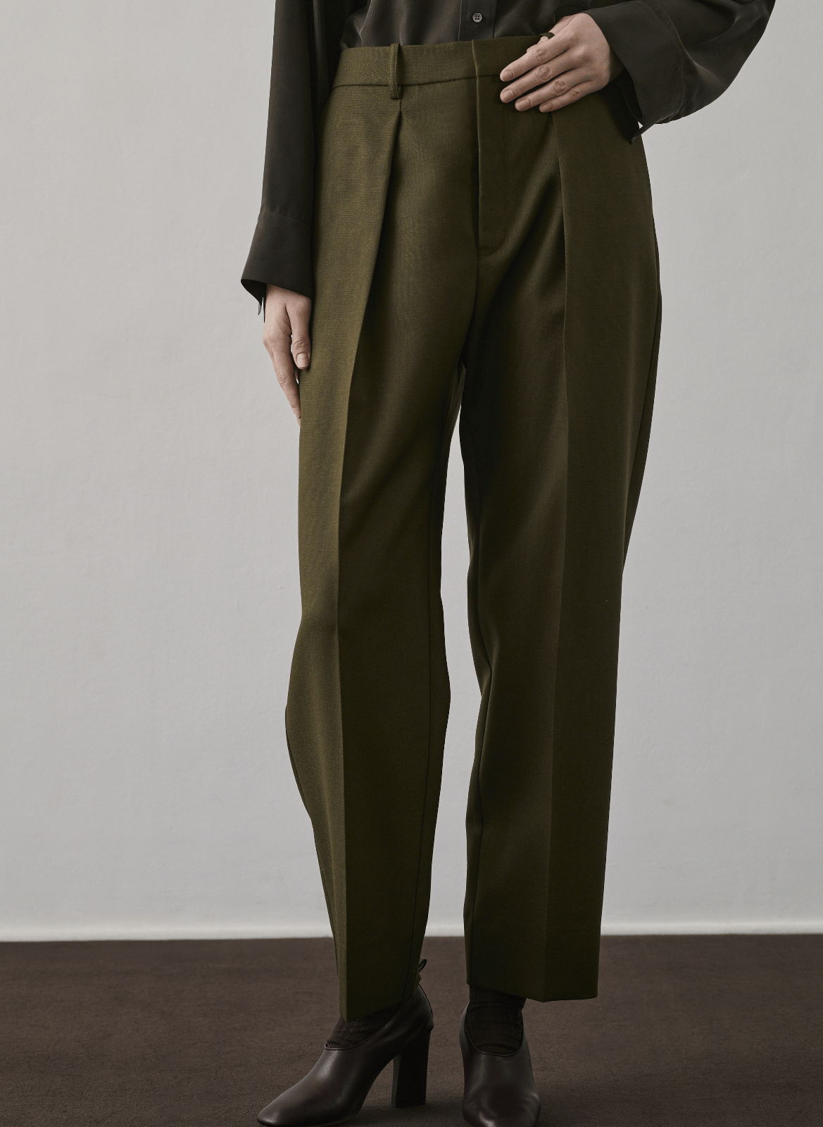 Bundfaltenhose aus Wolle SOEUR