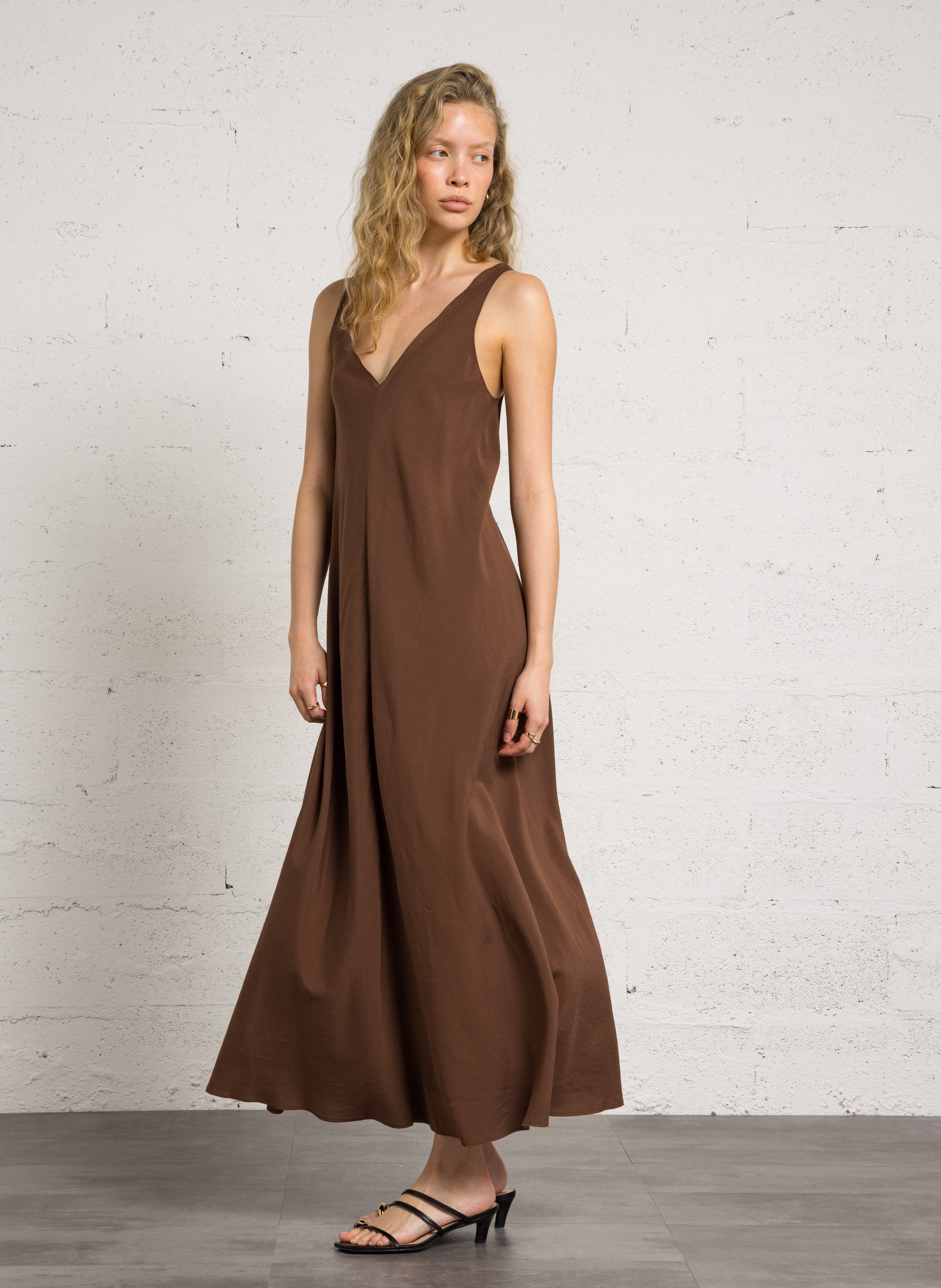 Solid straight V-neck midi dress MASSCOB Brown