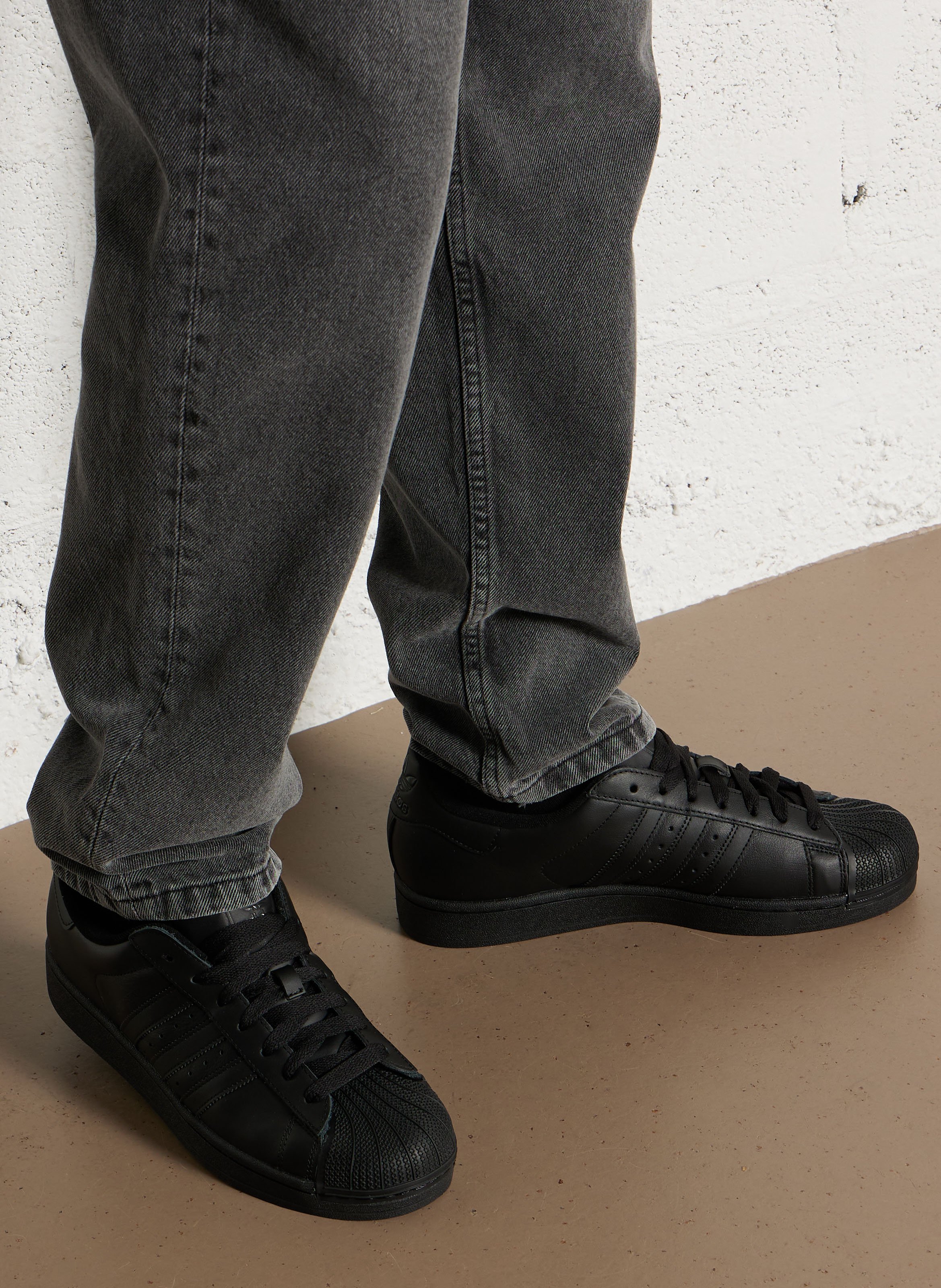 Baskets basses en cuir ADIDAS Noir