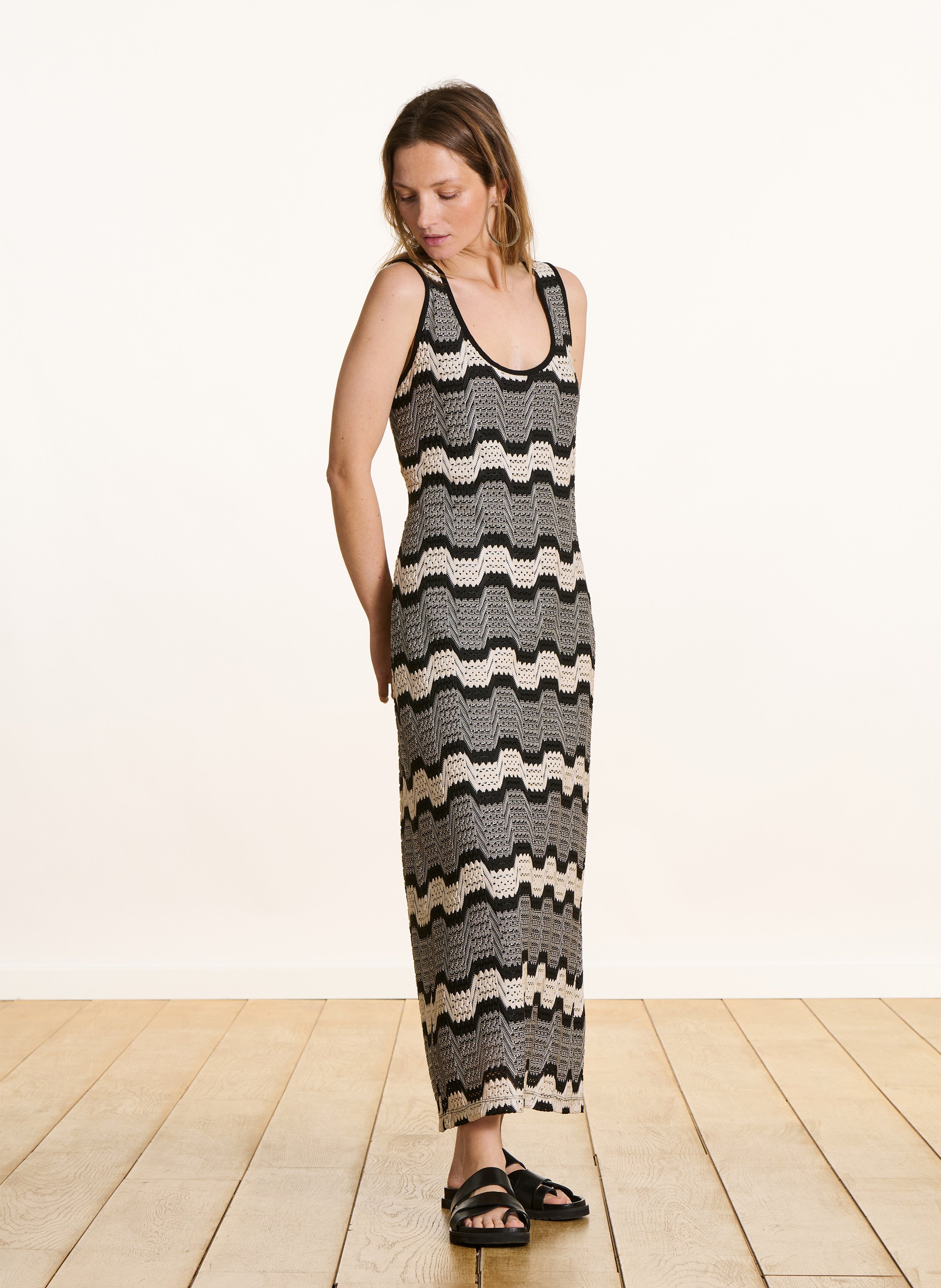 Robe longue col rond en crochet LA FEE MARABOUTEE Noir