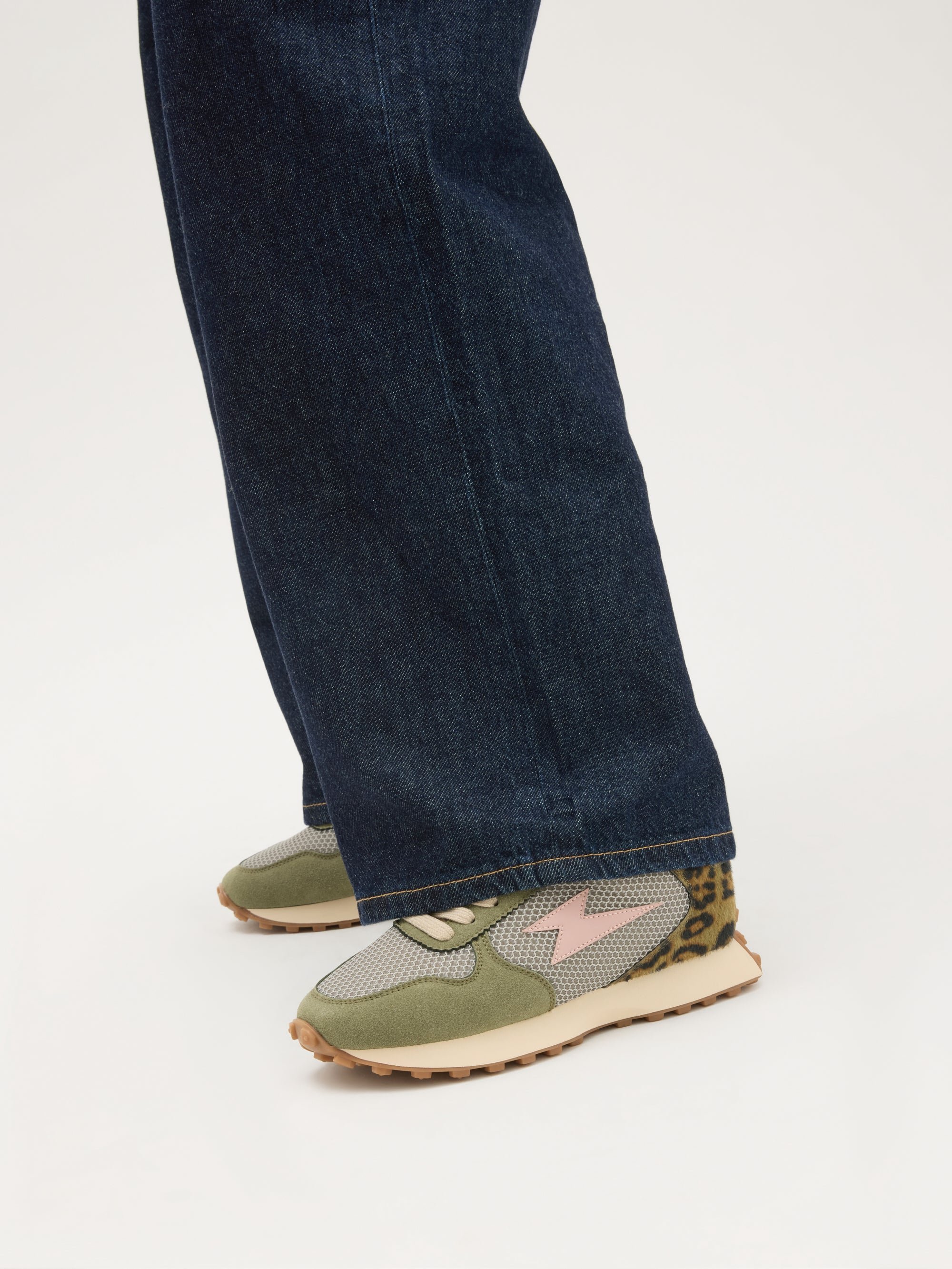 Lightning bolt running sole sneakers VANESSA WU Khaki