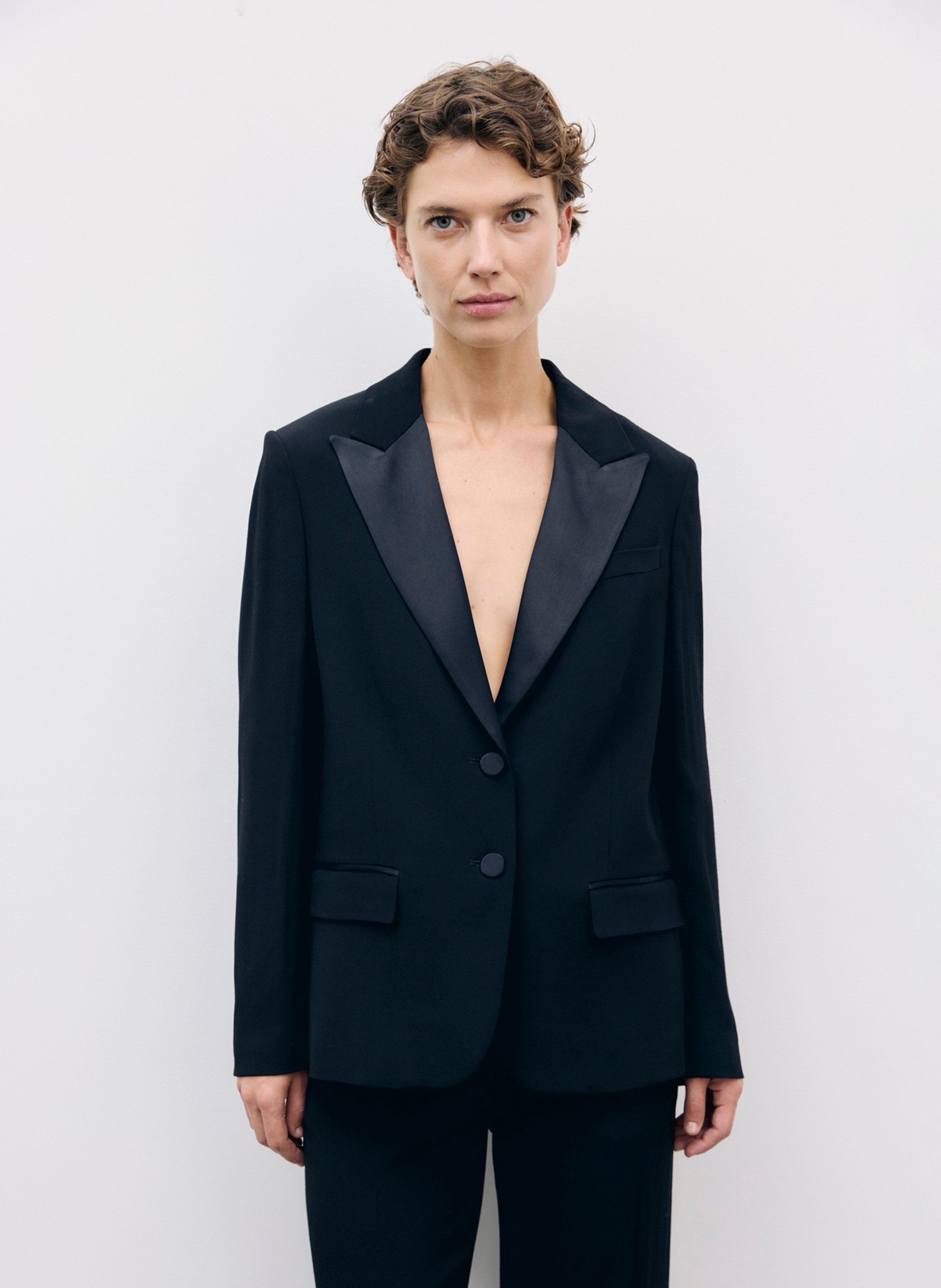 Einfarbiger, gerader Smoking-Blazer mit Reverskragen GERARD DAREL Schwarz