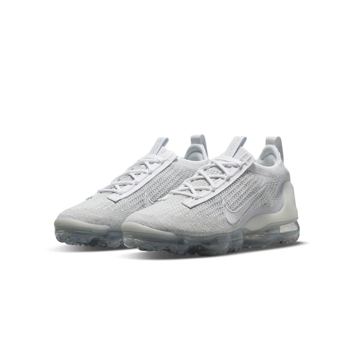 Low-top trainers NIKE White