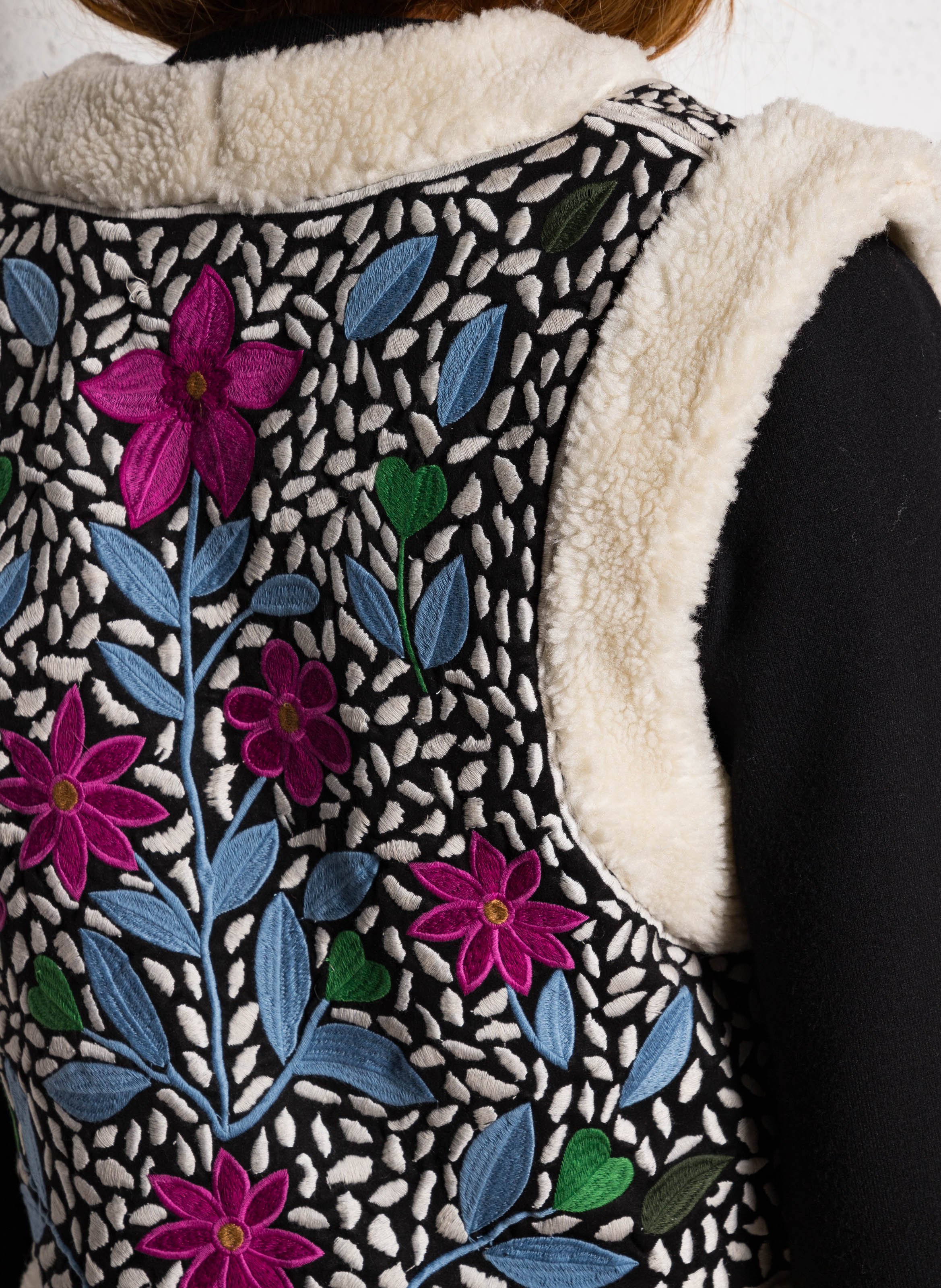 Geborduurde mouwloze jas FABIENNE CHAPOT Zwart